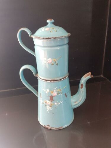 Enamelled coffee maker
