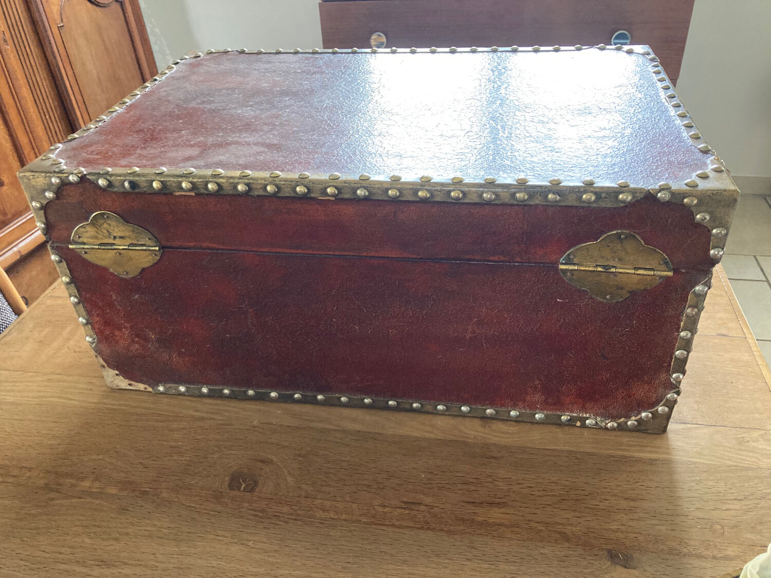 Flat wooden trunk