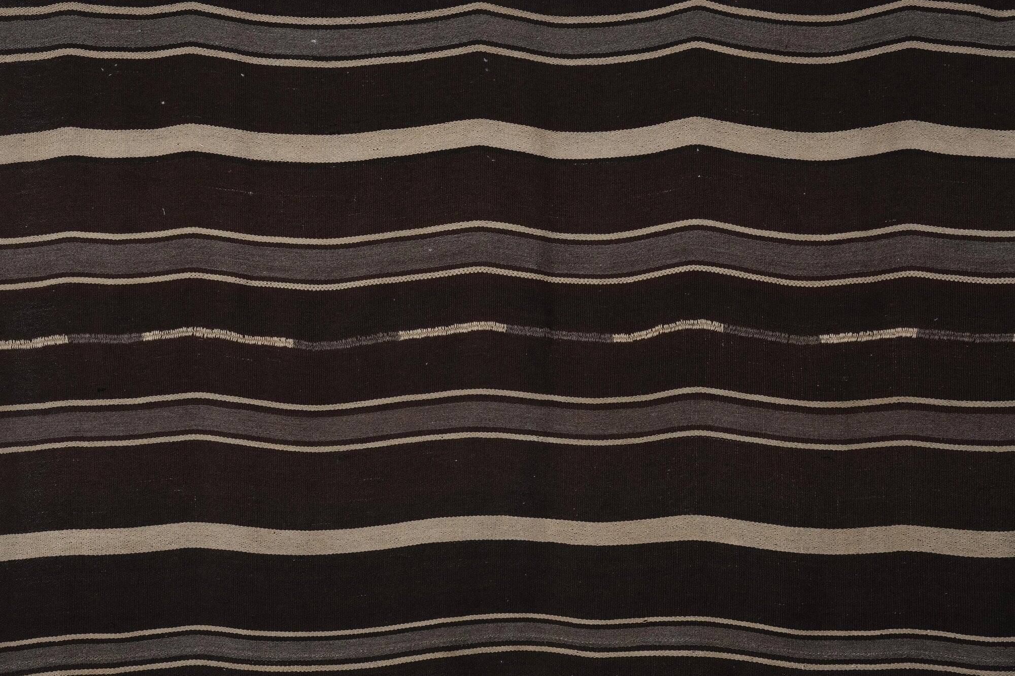 Vintage Turkish kilim, handwoven, 171x252 cm.