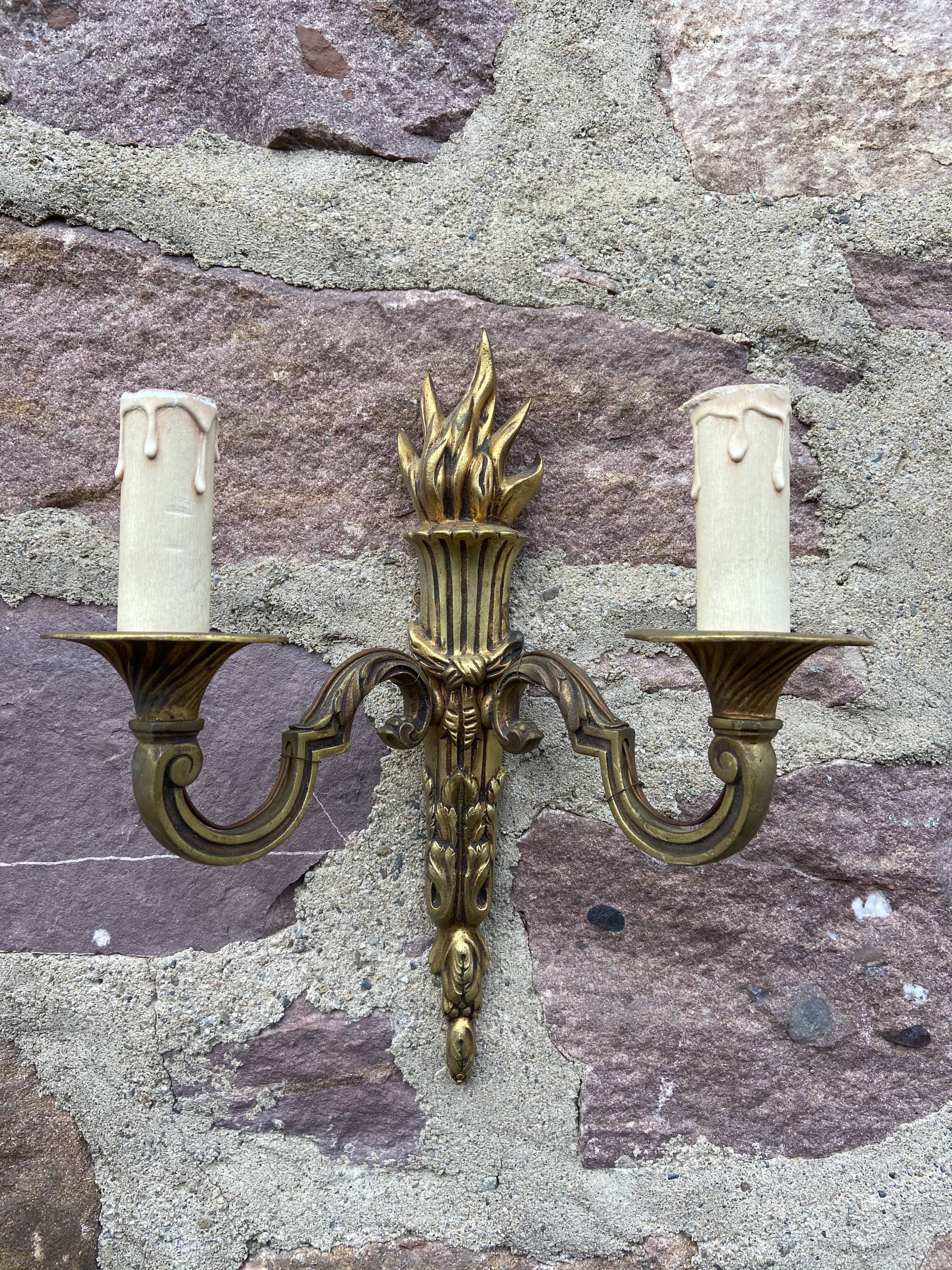 Paire d’appliques flambeau en bronze style empire