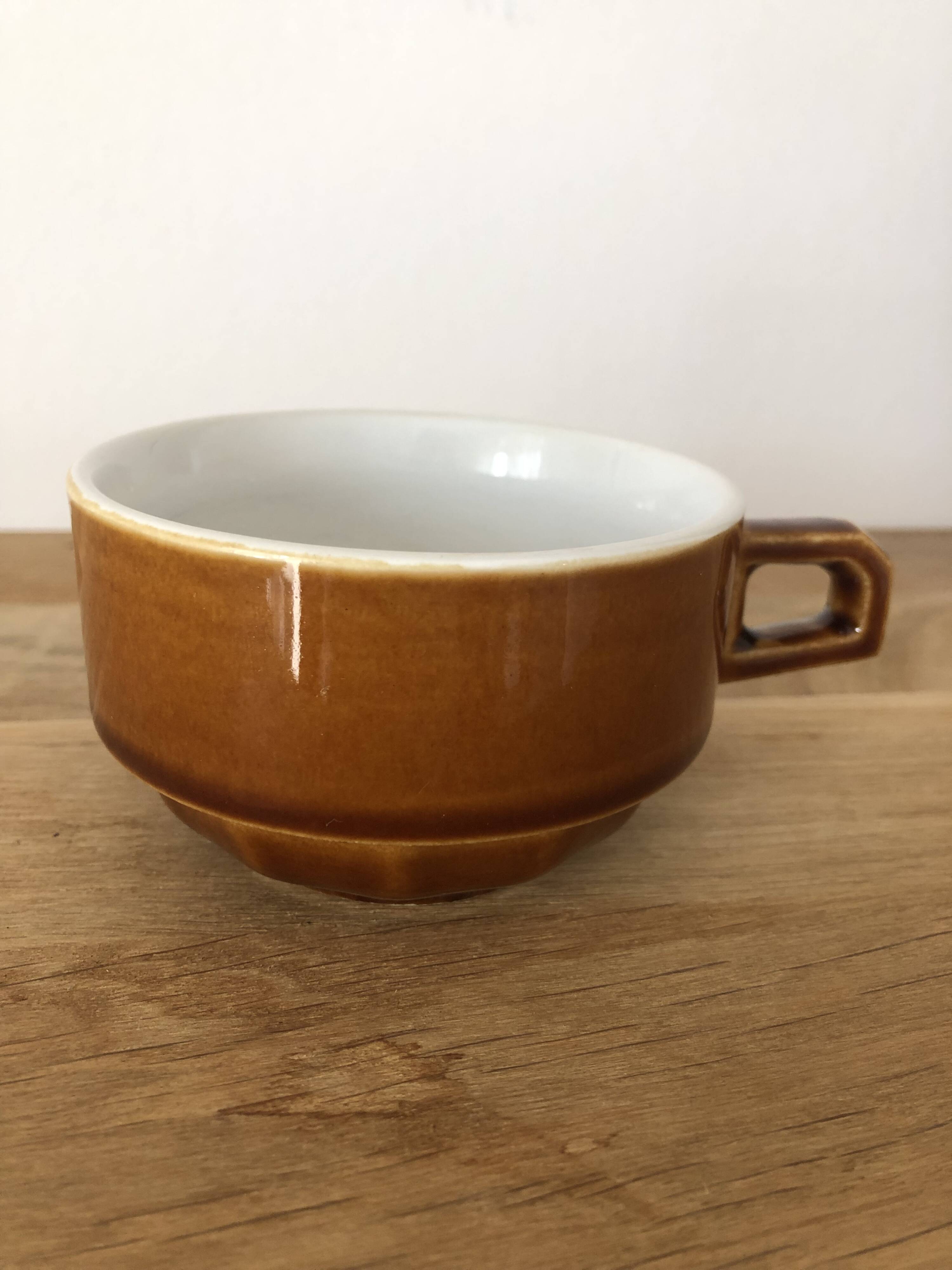 Bistro chocolate cup in brown earthenware