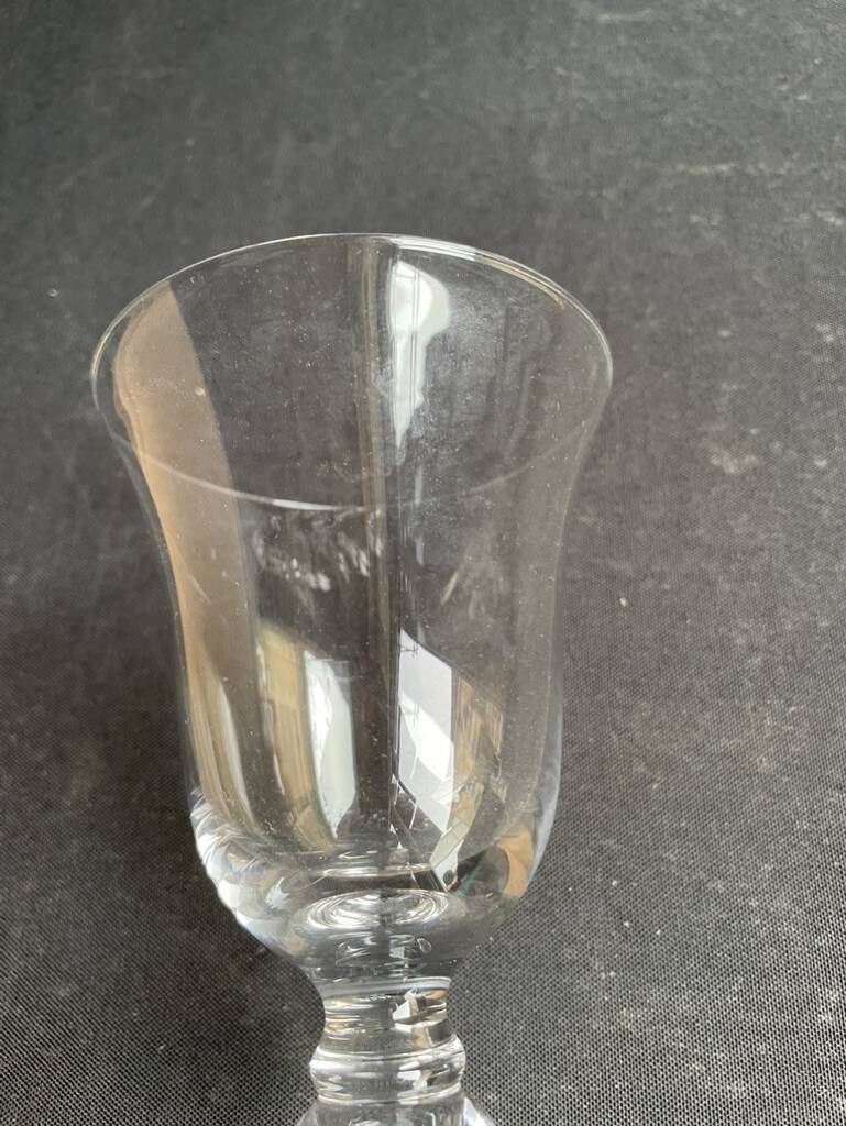 6 Wine Glasses – Stamped Blown Crystal