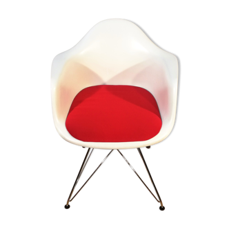 DAR armchair by Charles & Ray Eames Vitra edition