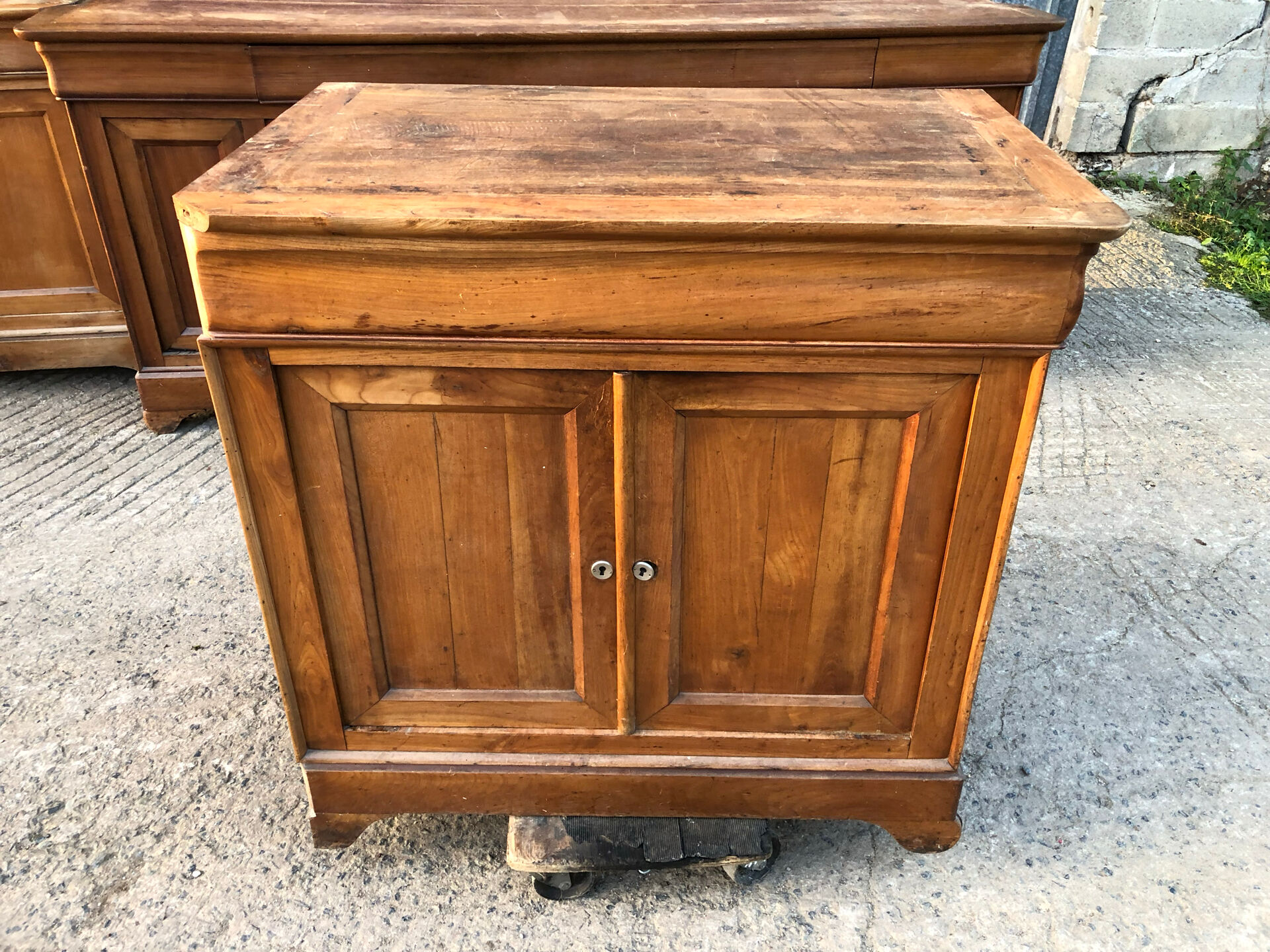 Buffet enfilade boiserie Louis Philippe en cerisier