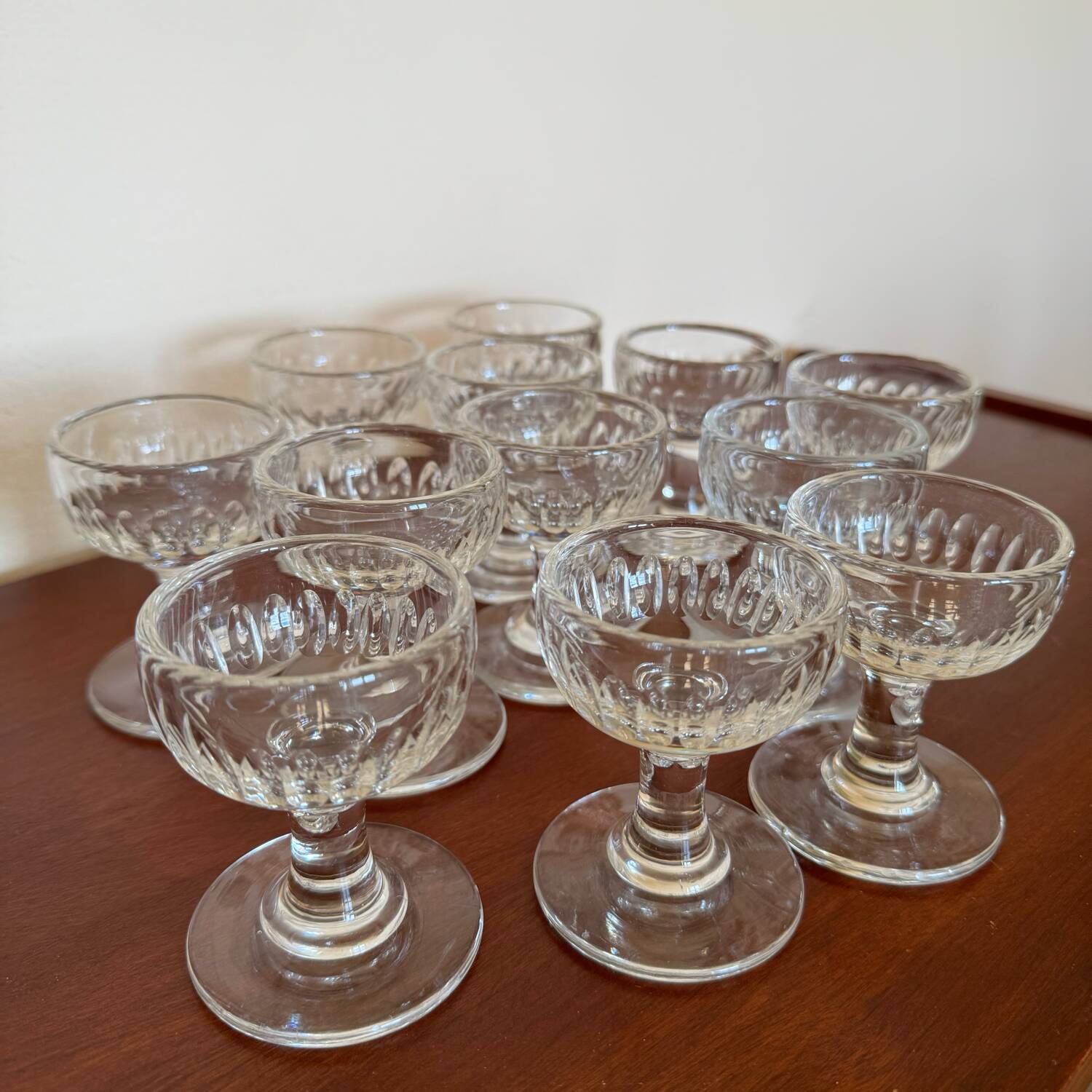 Antique crystal stemmed glasses (X12)