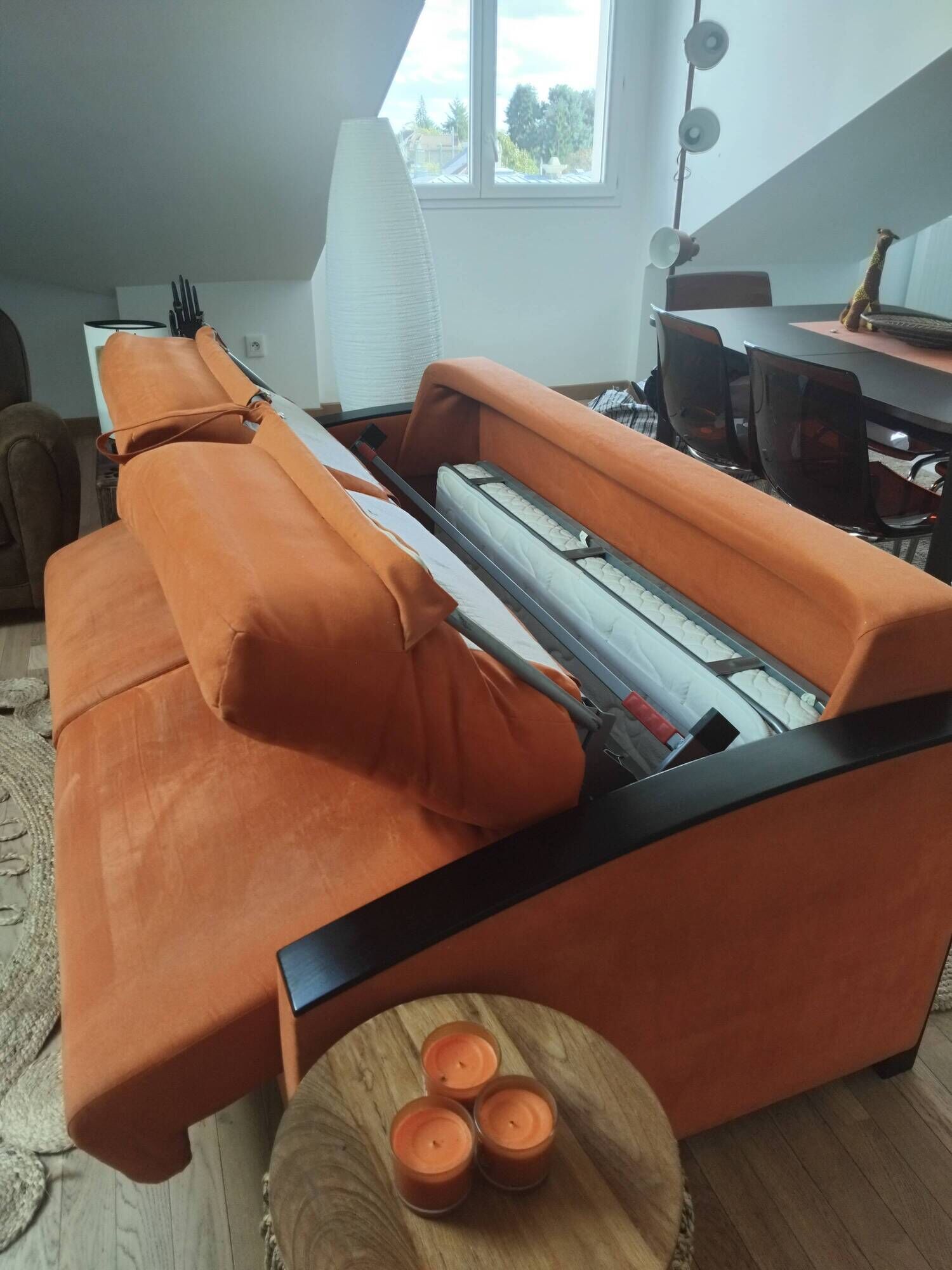 3-seater convertible sofa in brick orange & blackened wood – Diva Salon x Simm