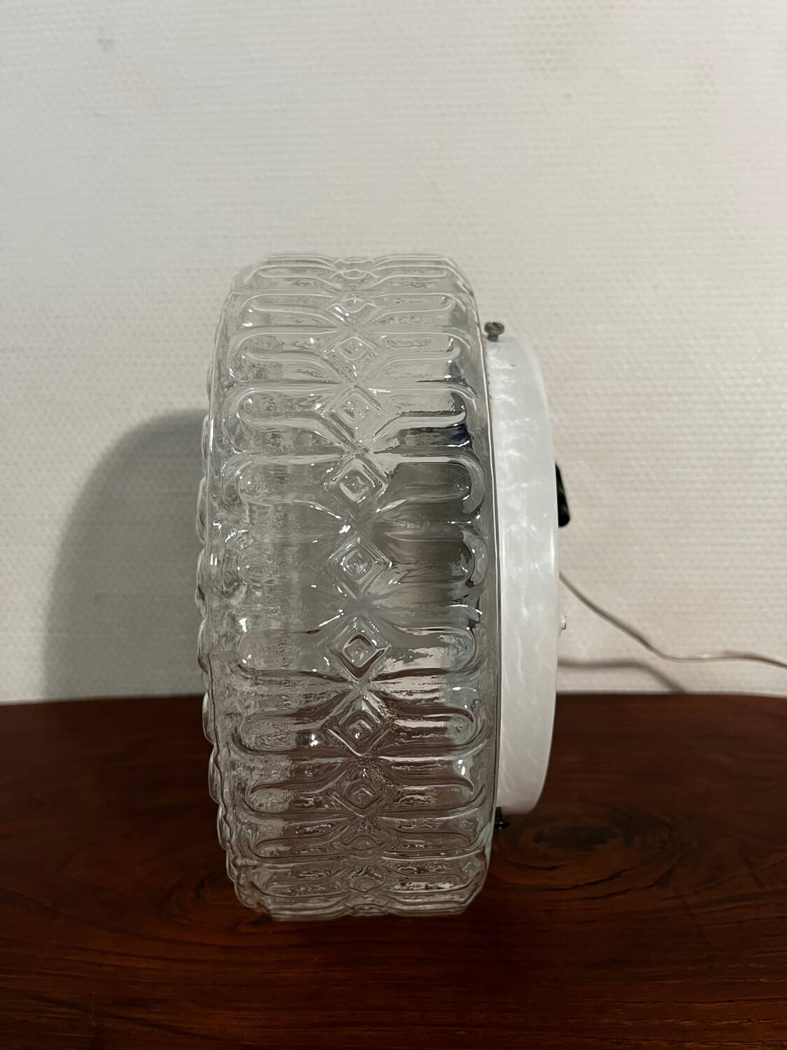 Chiseled glass pendant ceiling light