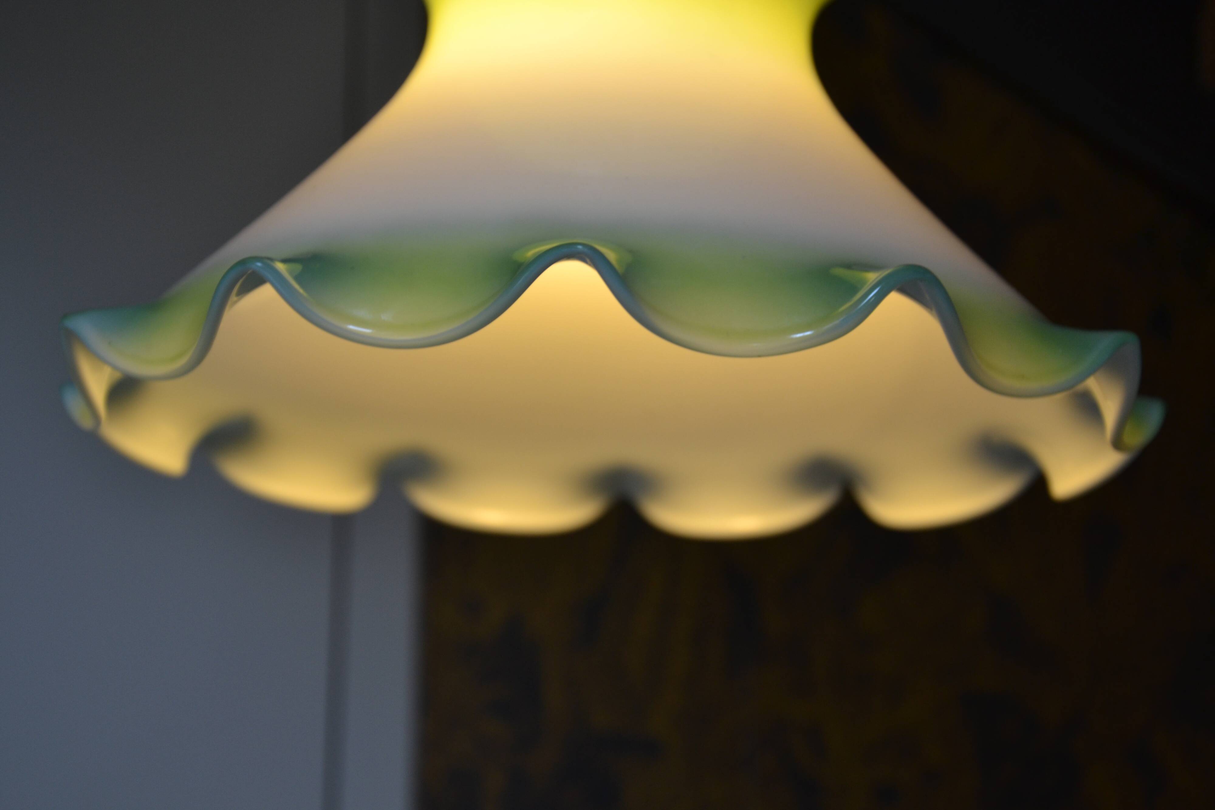 Vintage suspension in green opaline