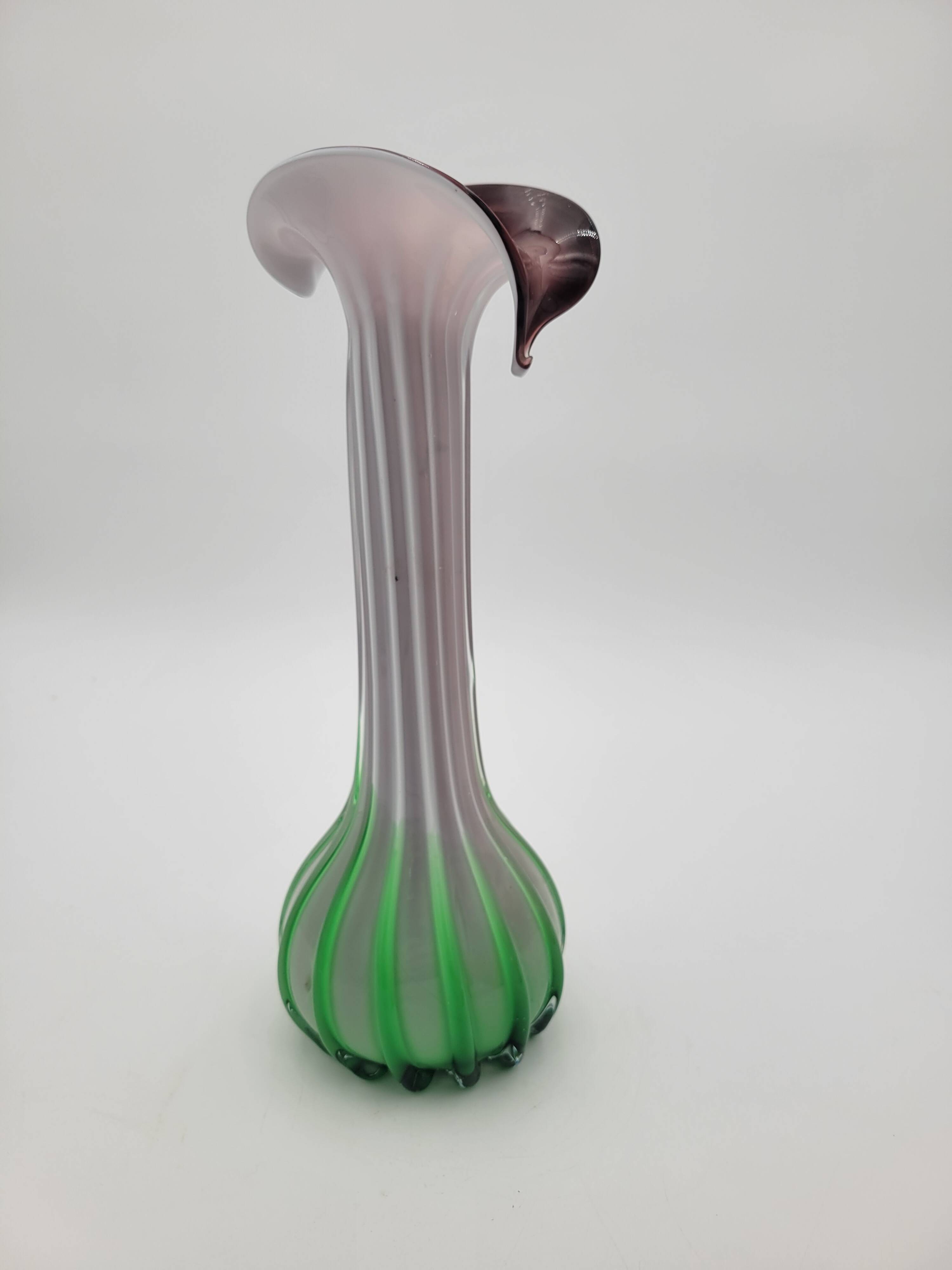 Murano glass vase "Jack in the Pulpit" green and purple