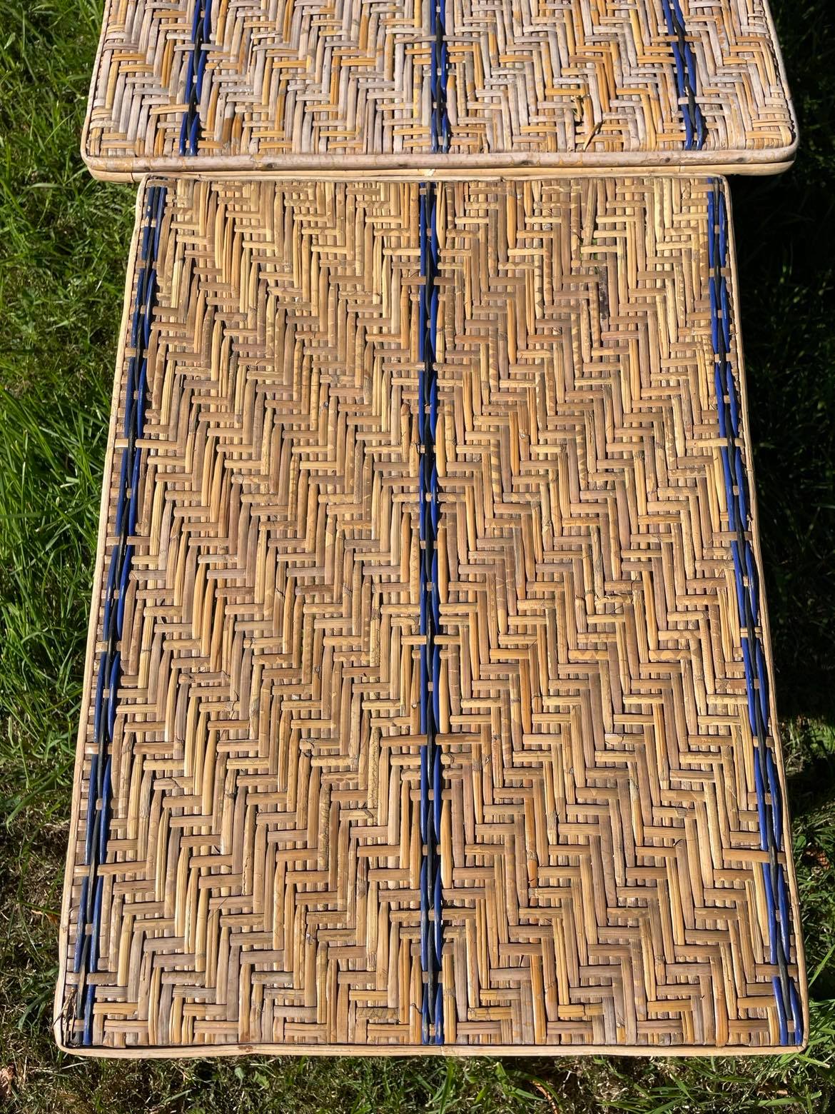 Braided wicker chaise longue, rattan and chestnut