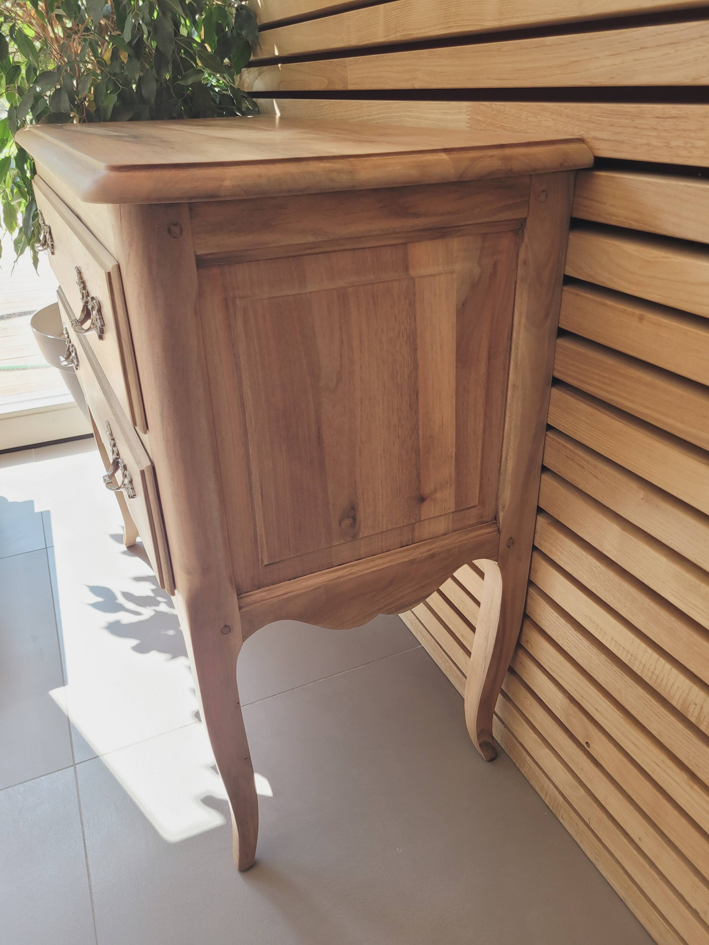 Commode sauteuse esprit régence