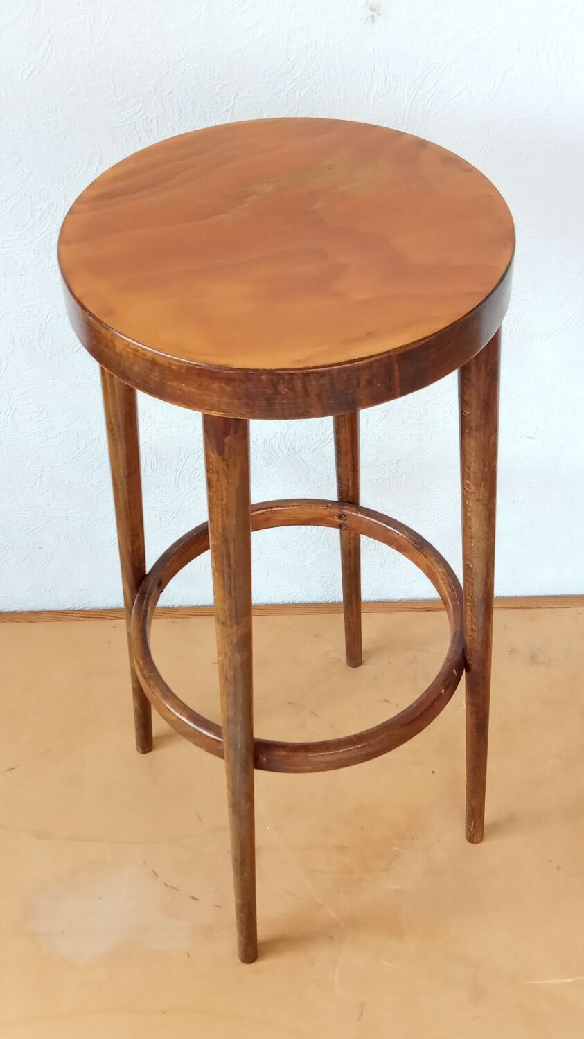 Baumann bar stool