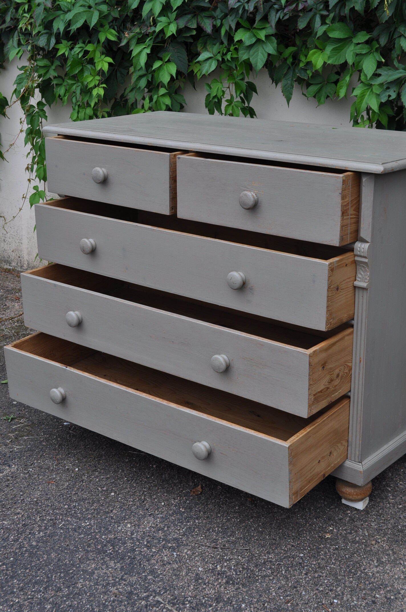 English pine chest of drawers