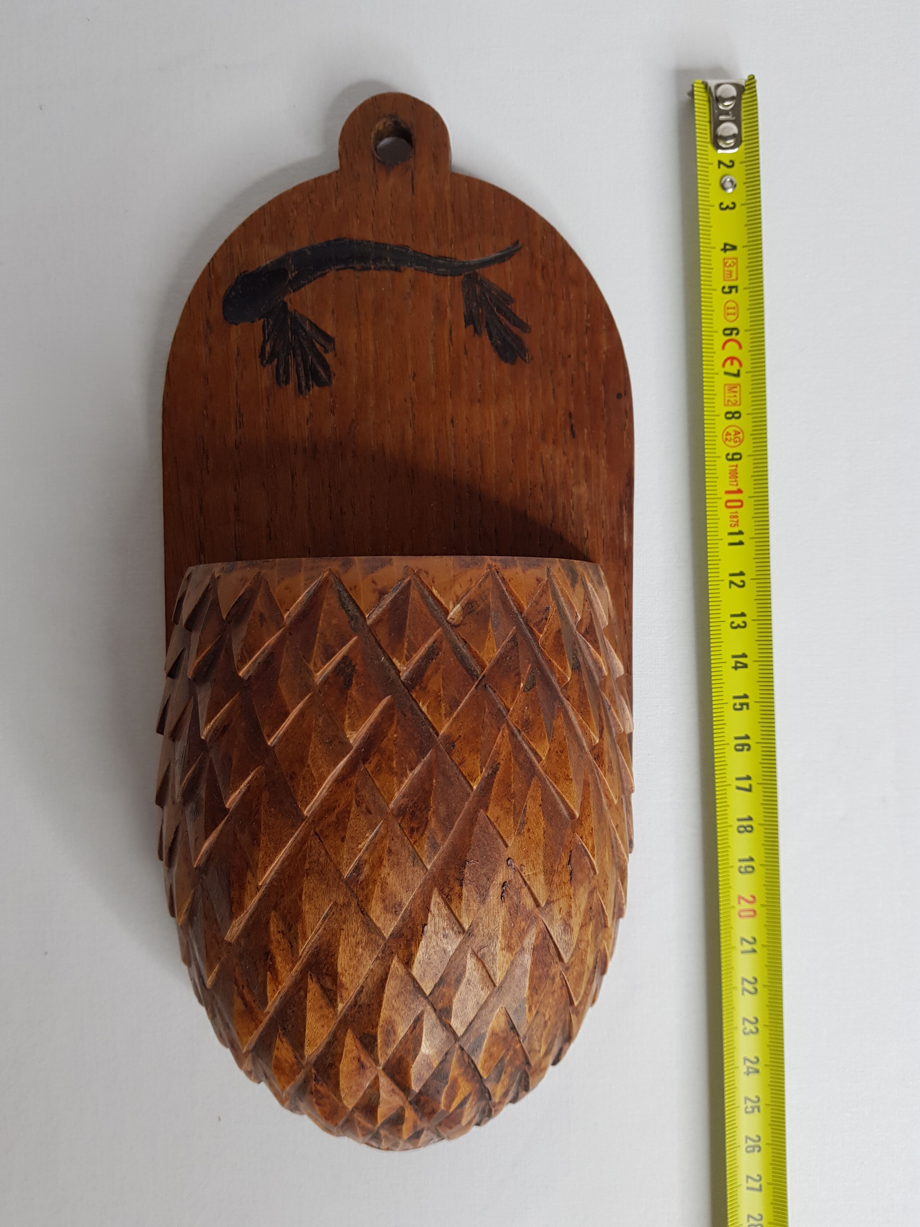 Carved wooden hood signed by J. Pérard and numbered 1900-1910