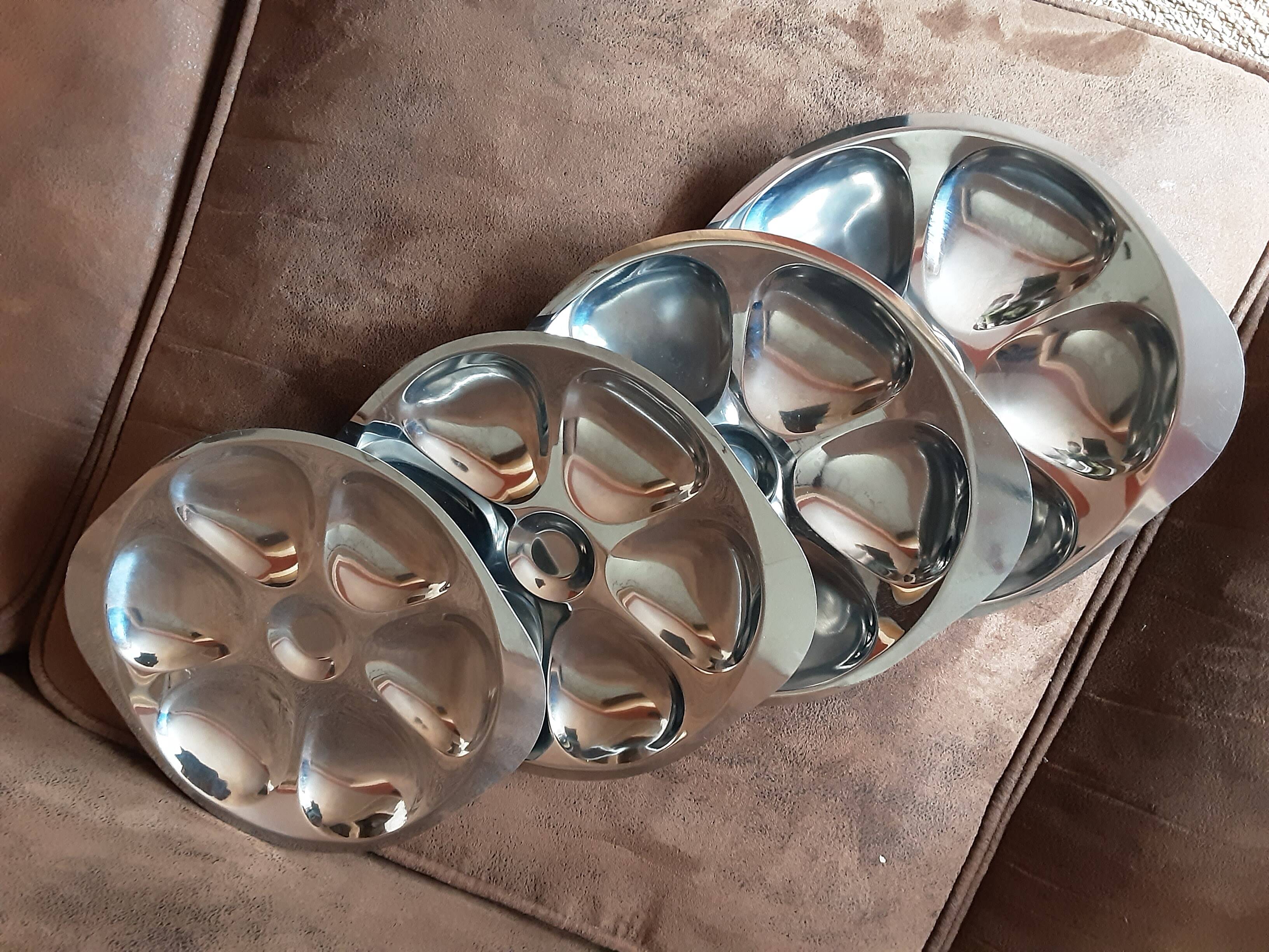 Set of 4 metal oyster plates