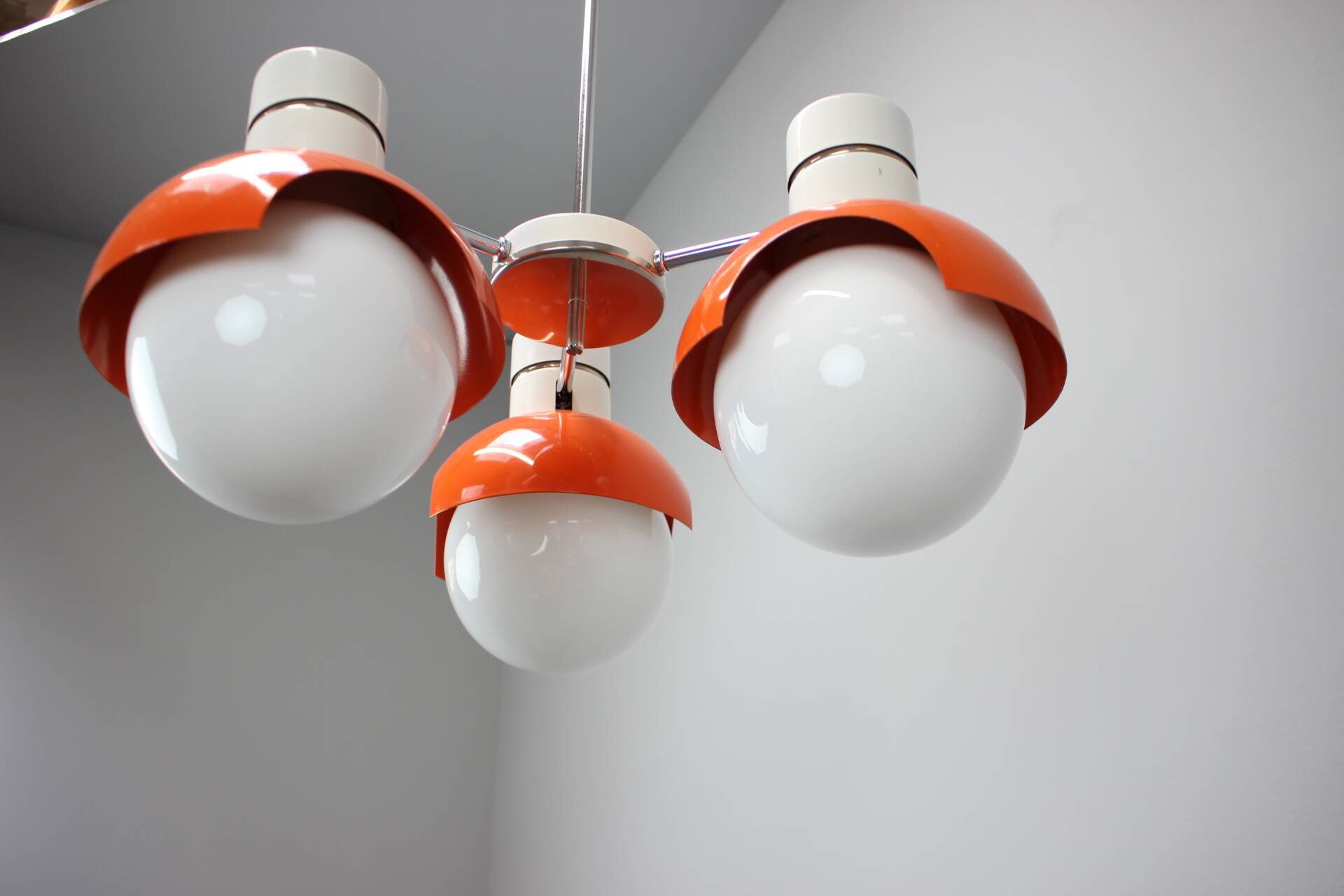 Suspension de Napako, datant de l'ère Space, 1970