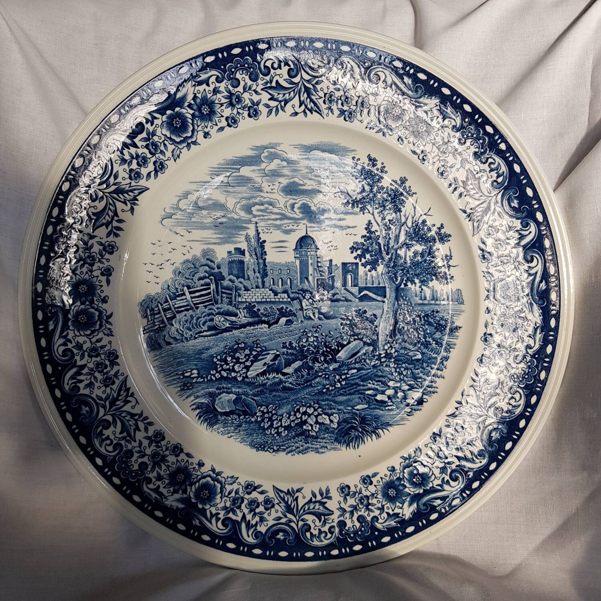 Grand plat de service rond en porcelaine Château Bleu de Villeroy & Boch