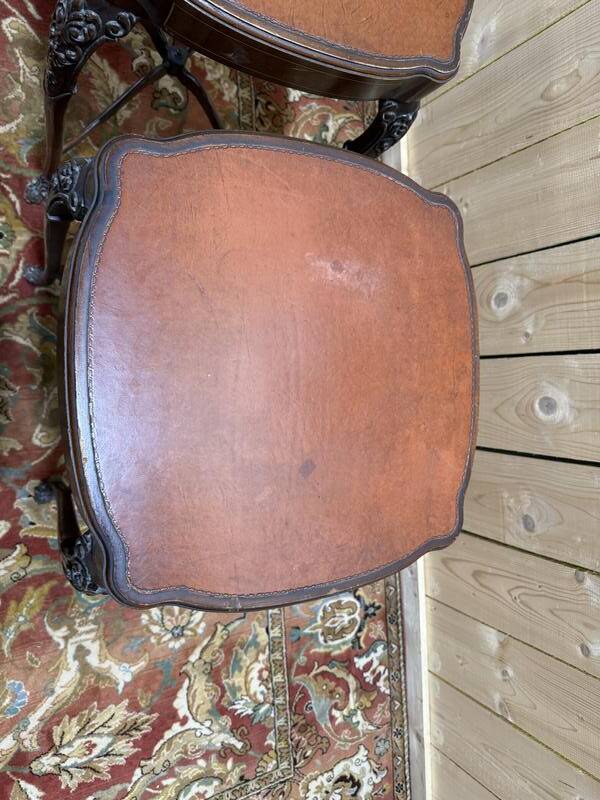 Paire de tables de chevets / sellettes / bouts de canapé style Louis XV Rég