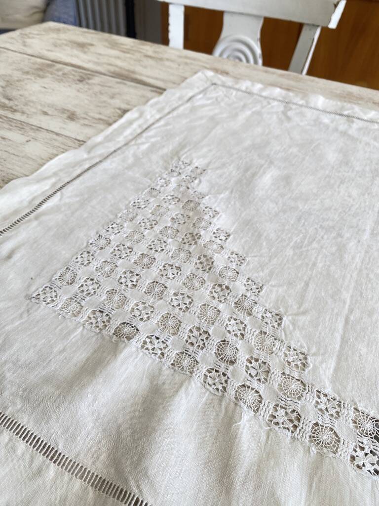 Set of 2 antique hand-embroidered tablecloths - 63x60 cm - Linen