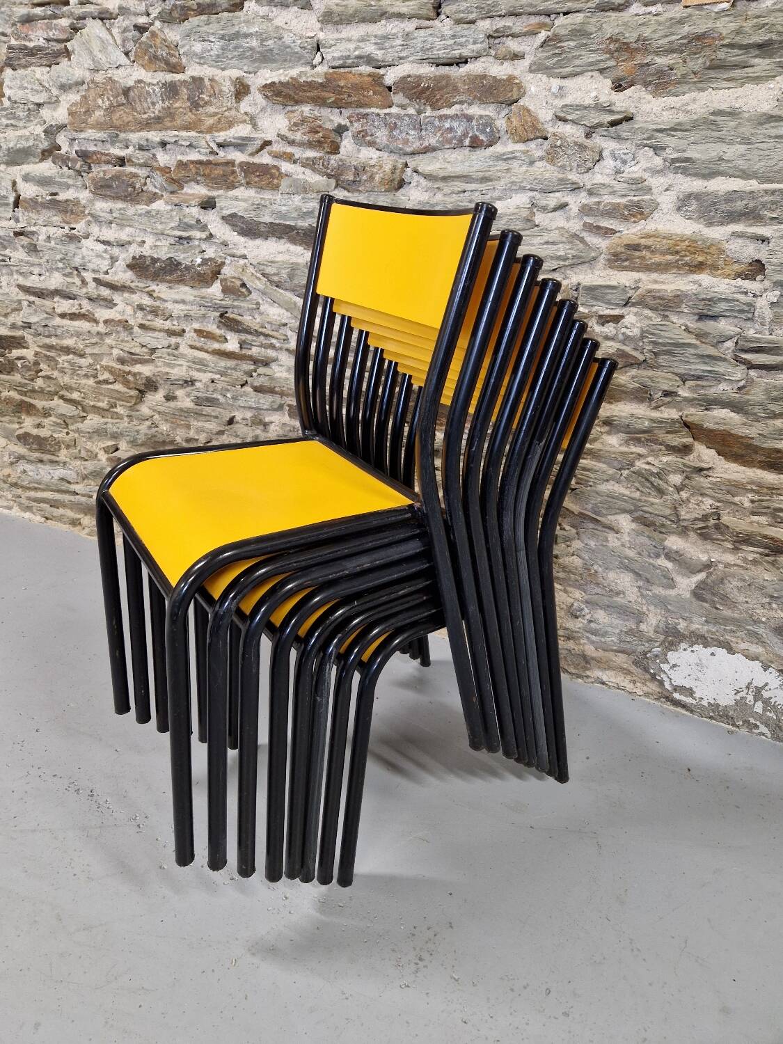 Set of 8 yellow mullca 510 chairs