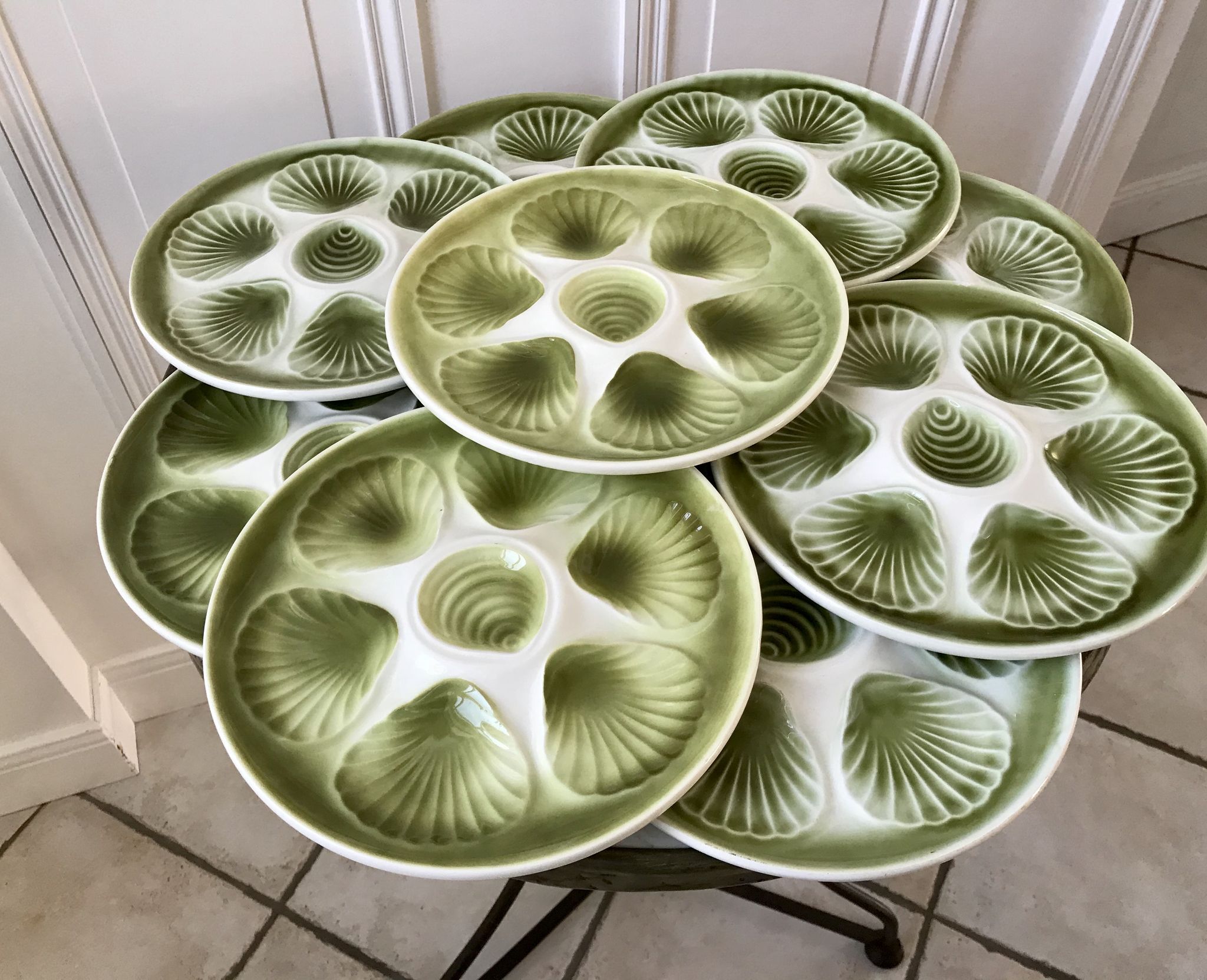Set of 9 plates of green oysters moulin des loups 50s
