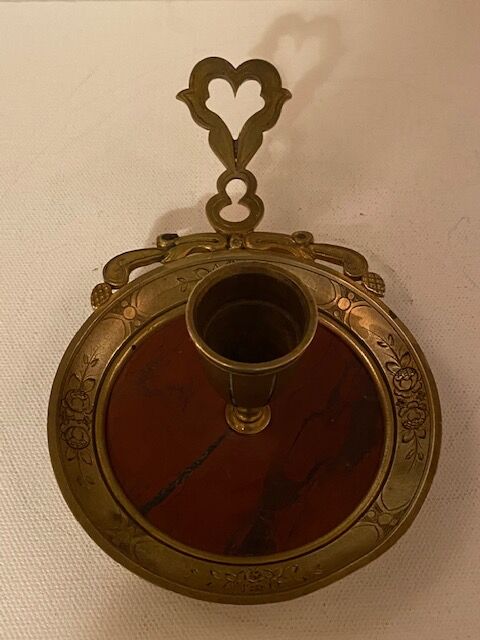 Hand-held rat tail in gilded brass and red marble