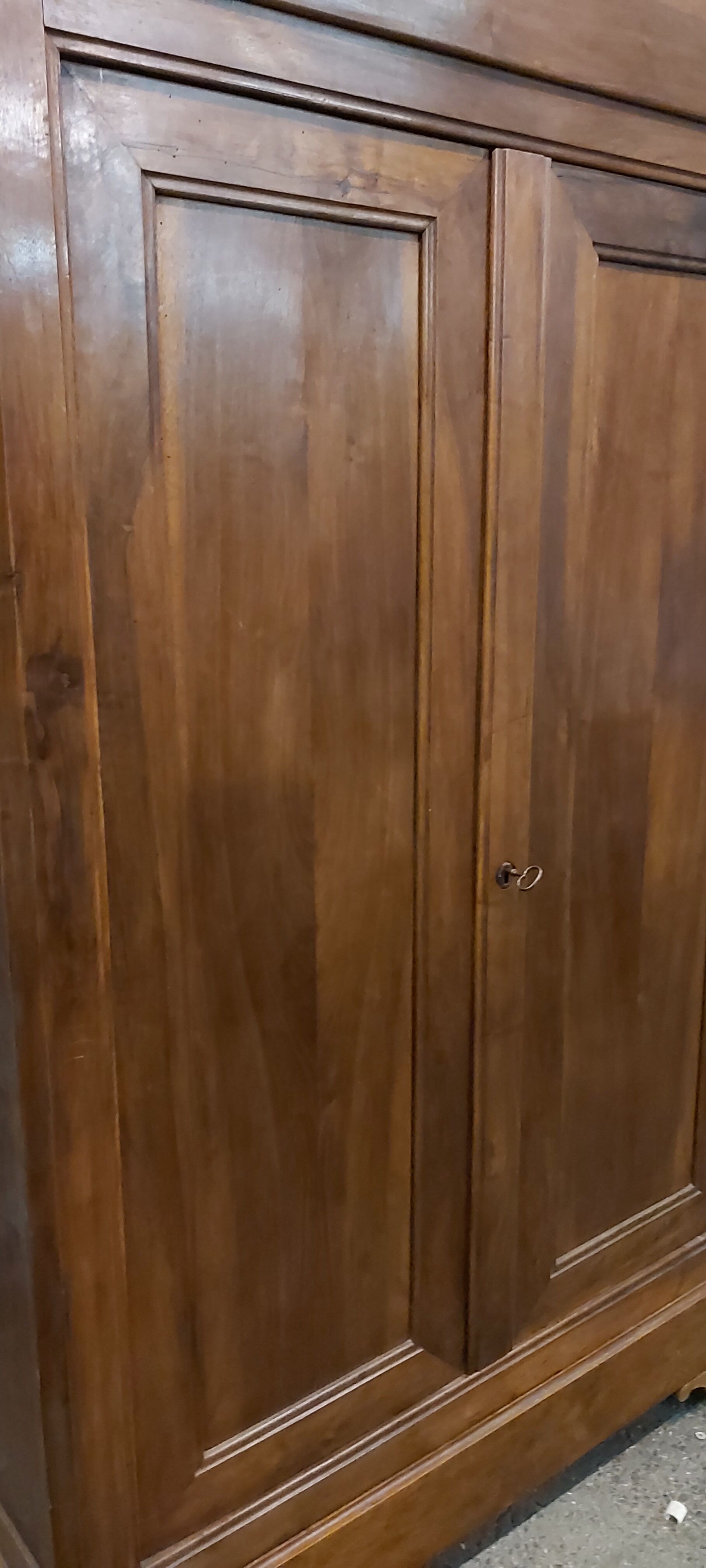 Walnut wardrobe 19th cty