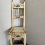 Chaise en bois enfant blanche et fleurie peinte à la main