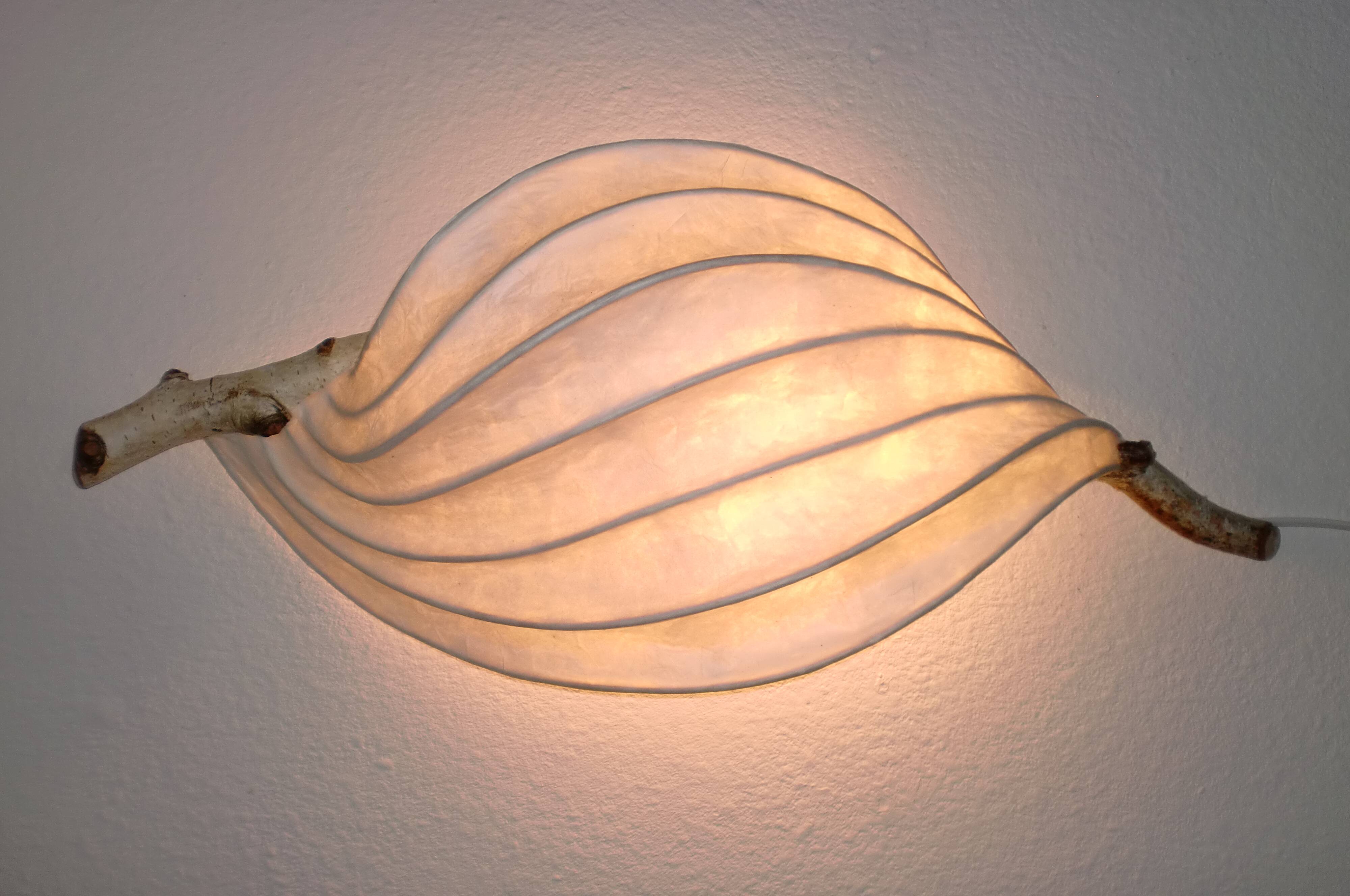 Lampe murale décorative Organic Light Sculpture, branche de bouleau et papier