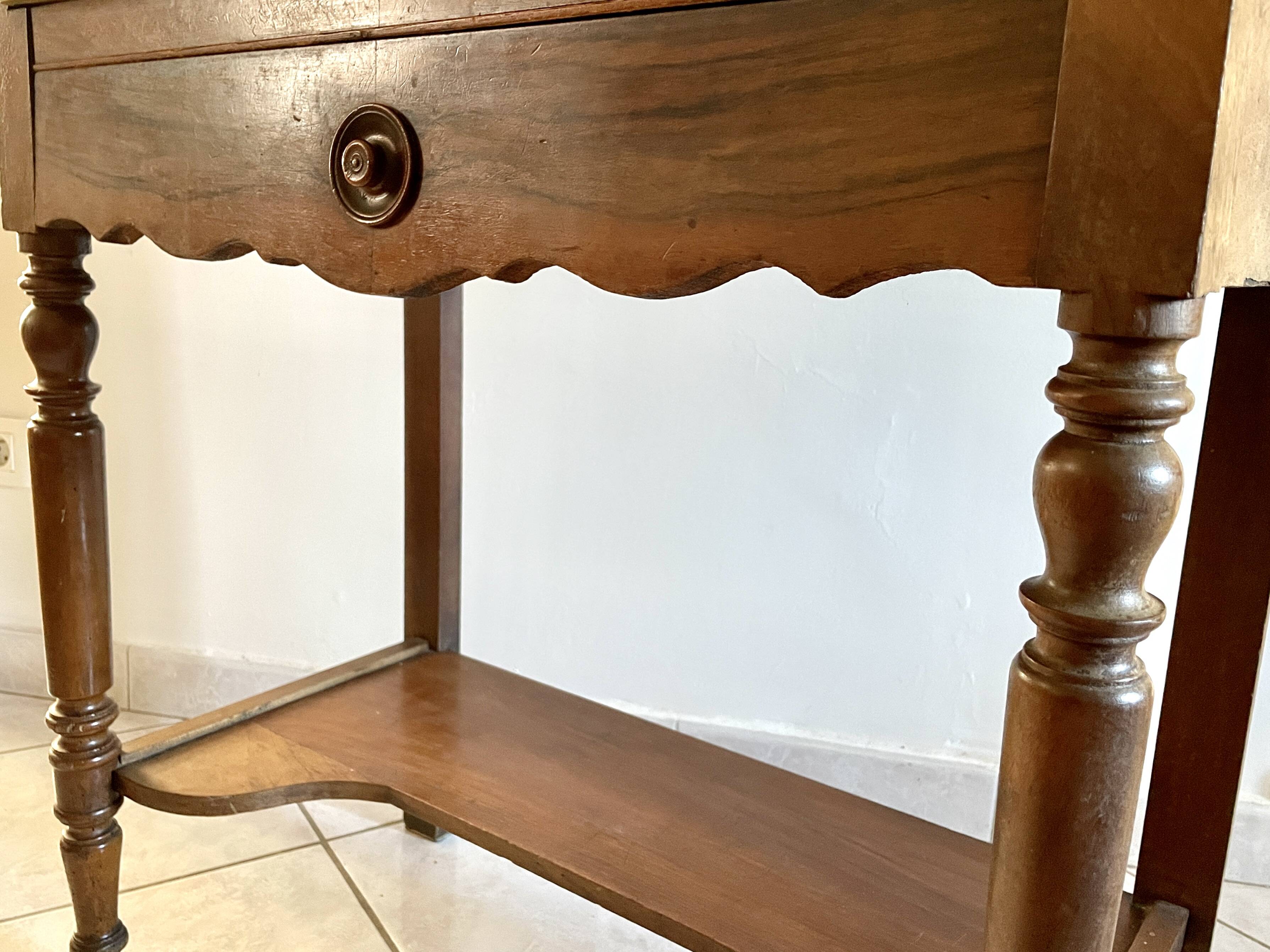 White marble vanity unit