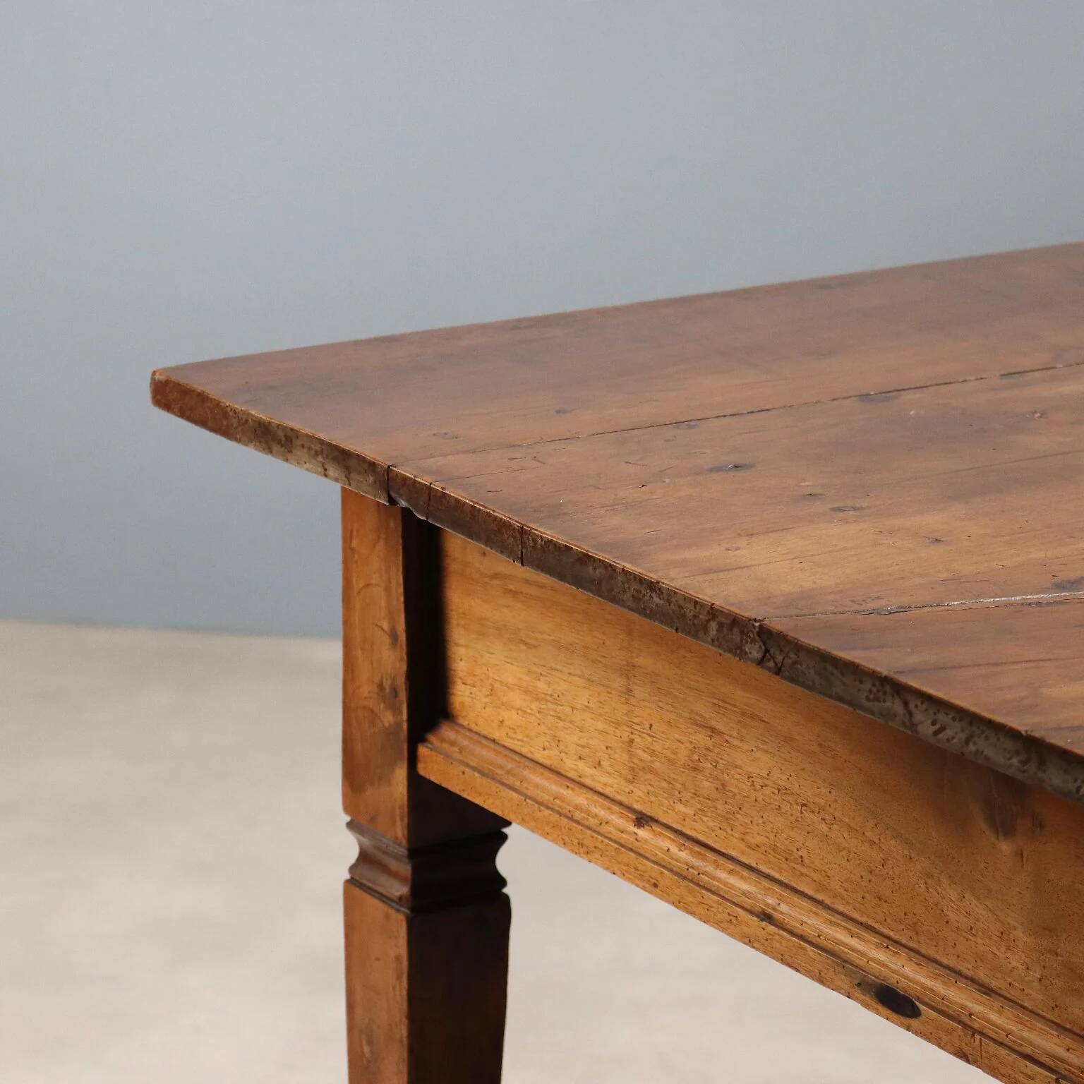 Table Directoire ancienne en noyer, Italie, XIXe siècle