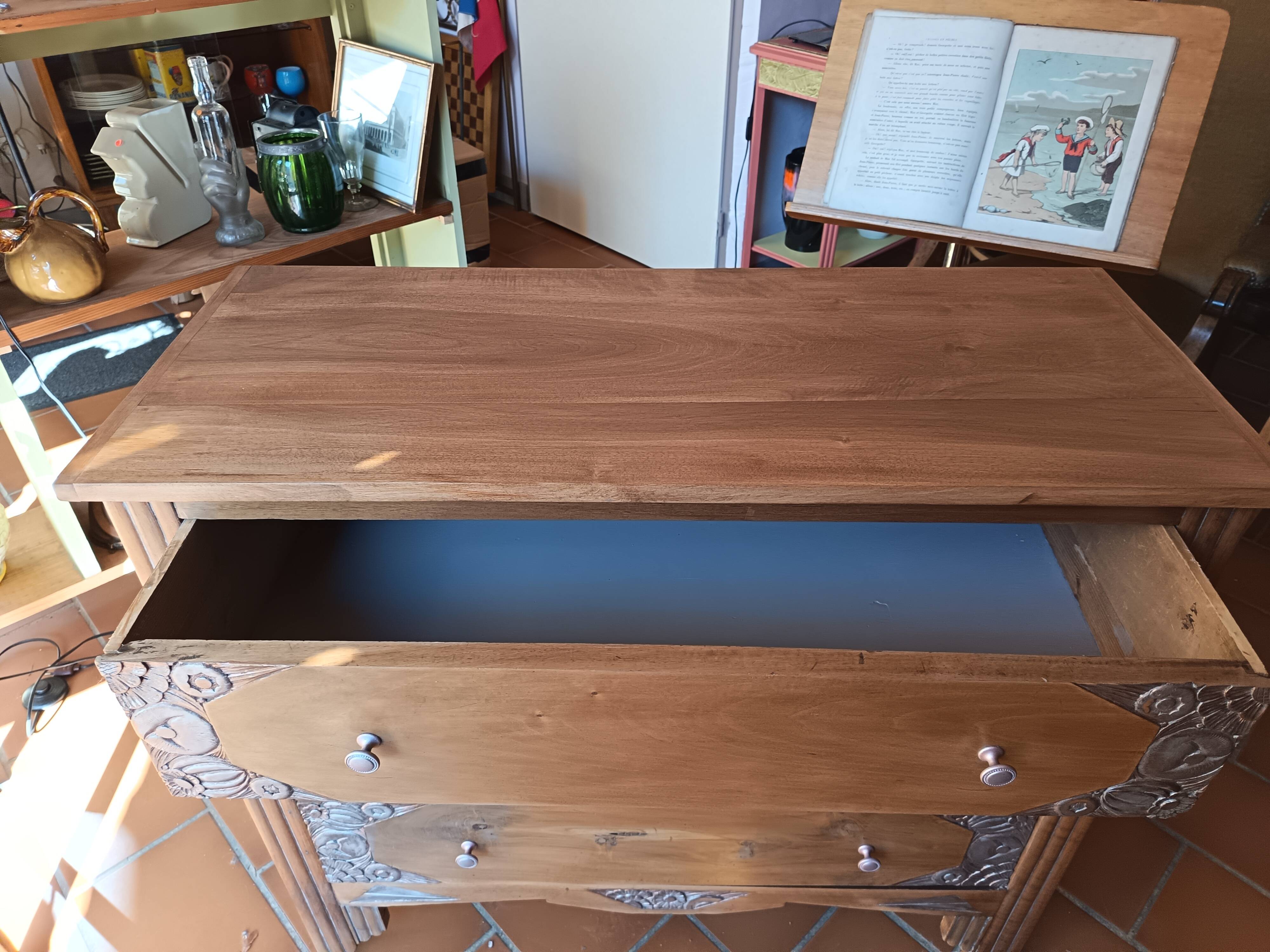 Art Deco chest of drawers