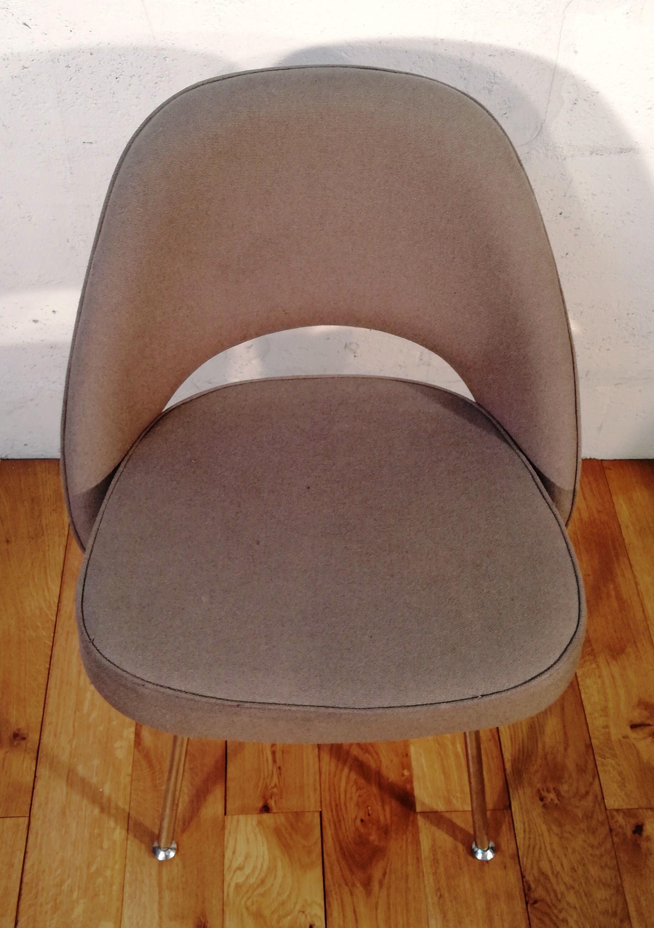 Saarinen conference chair