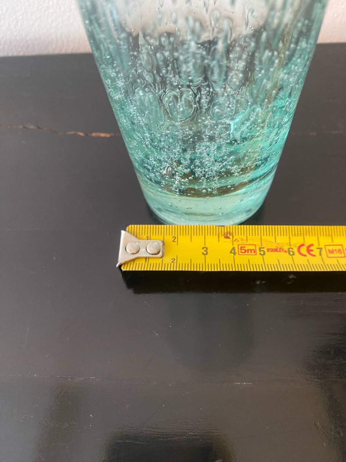 Vase signé de la verrerie de Biot couleur Vert d’Eau