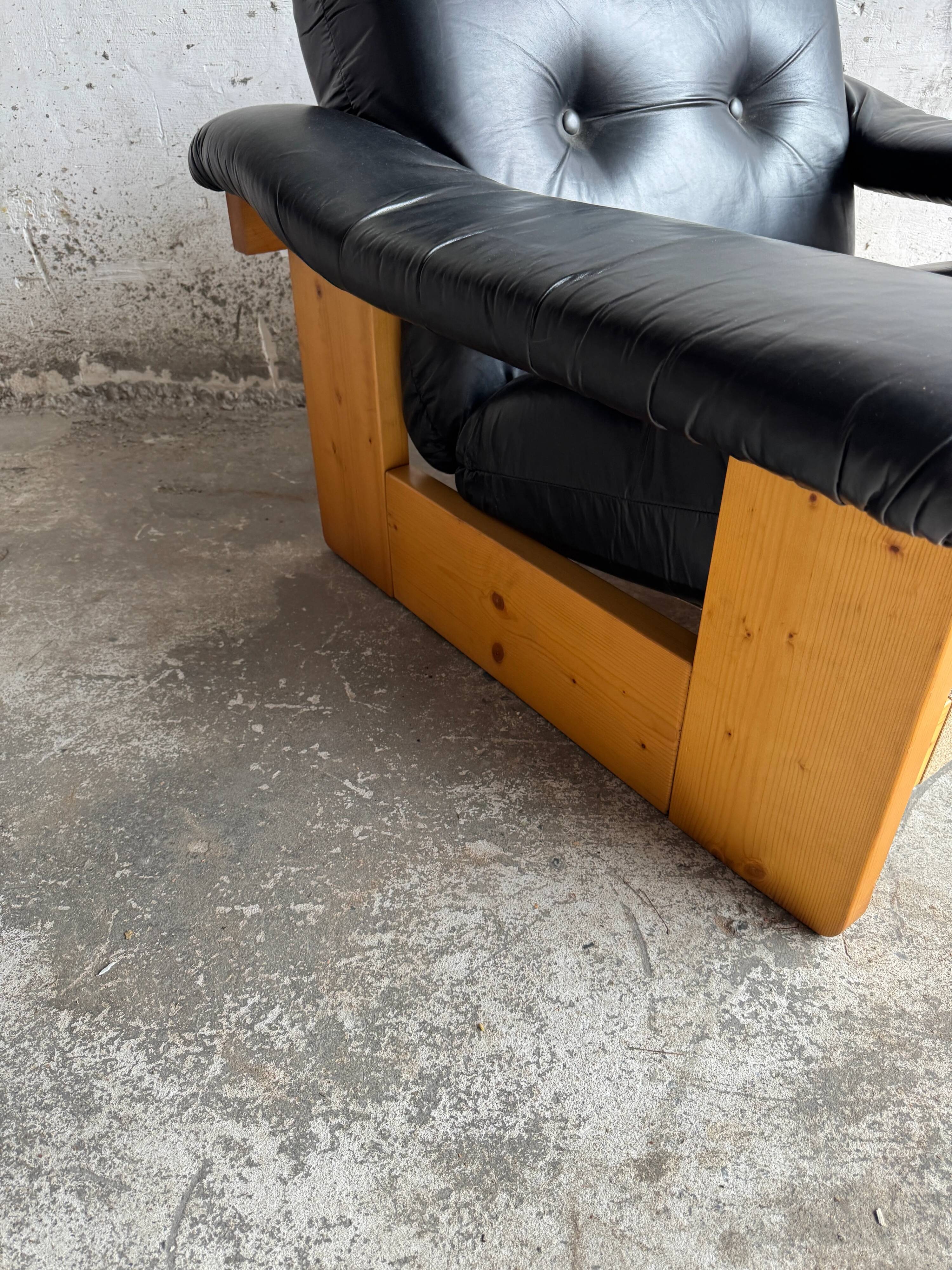 Vintage 1970s Italian Armchair by Poltrona Munari — Black Leather with Pine Wood Frame