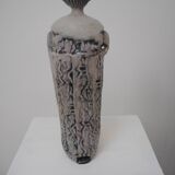 Vase en grès signé