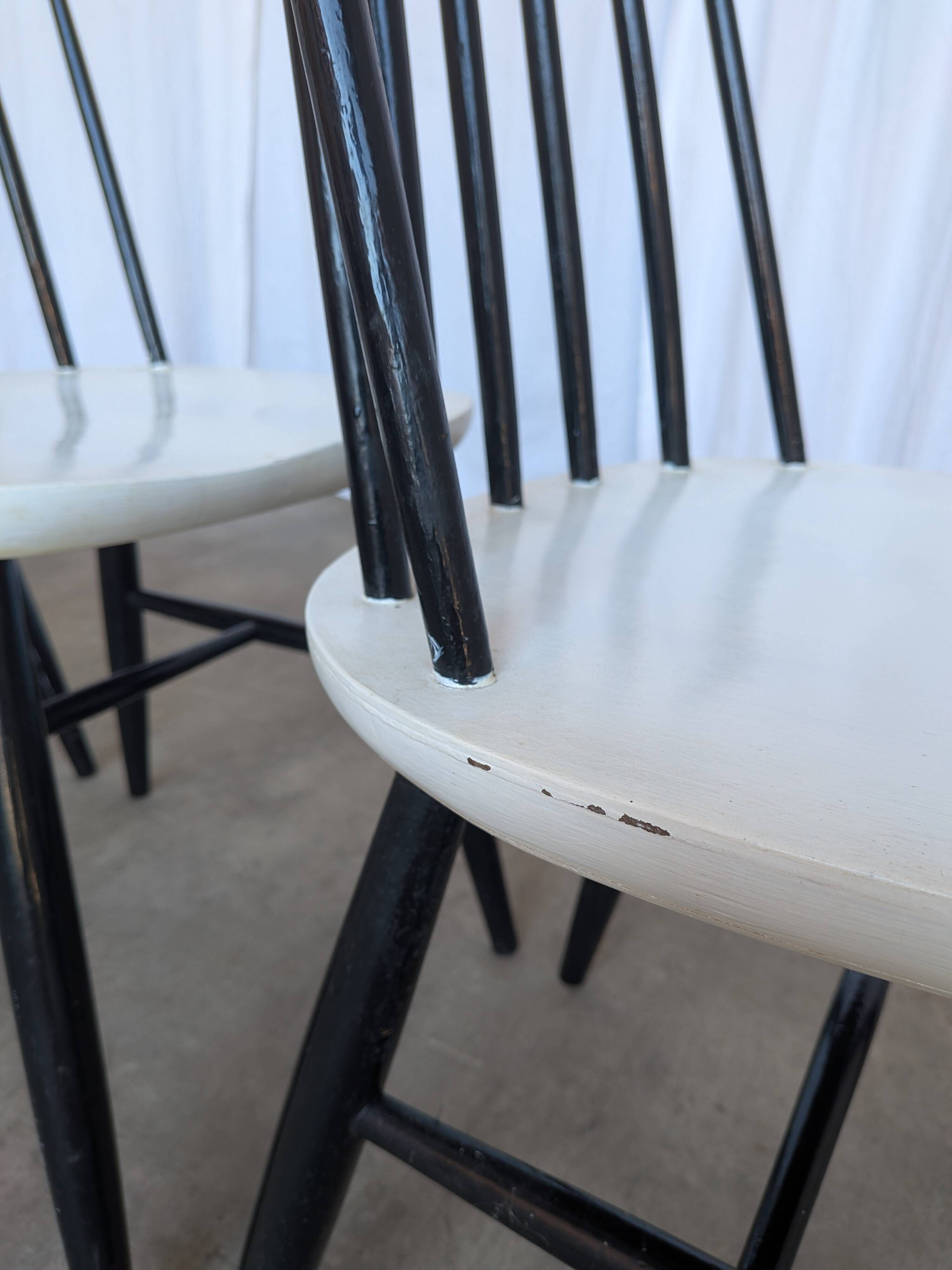 Ensemble de 3 chaises de salle à manger vintage noir et blanc, style Ilmari Tapiovaara, scandinave.