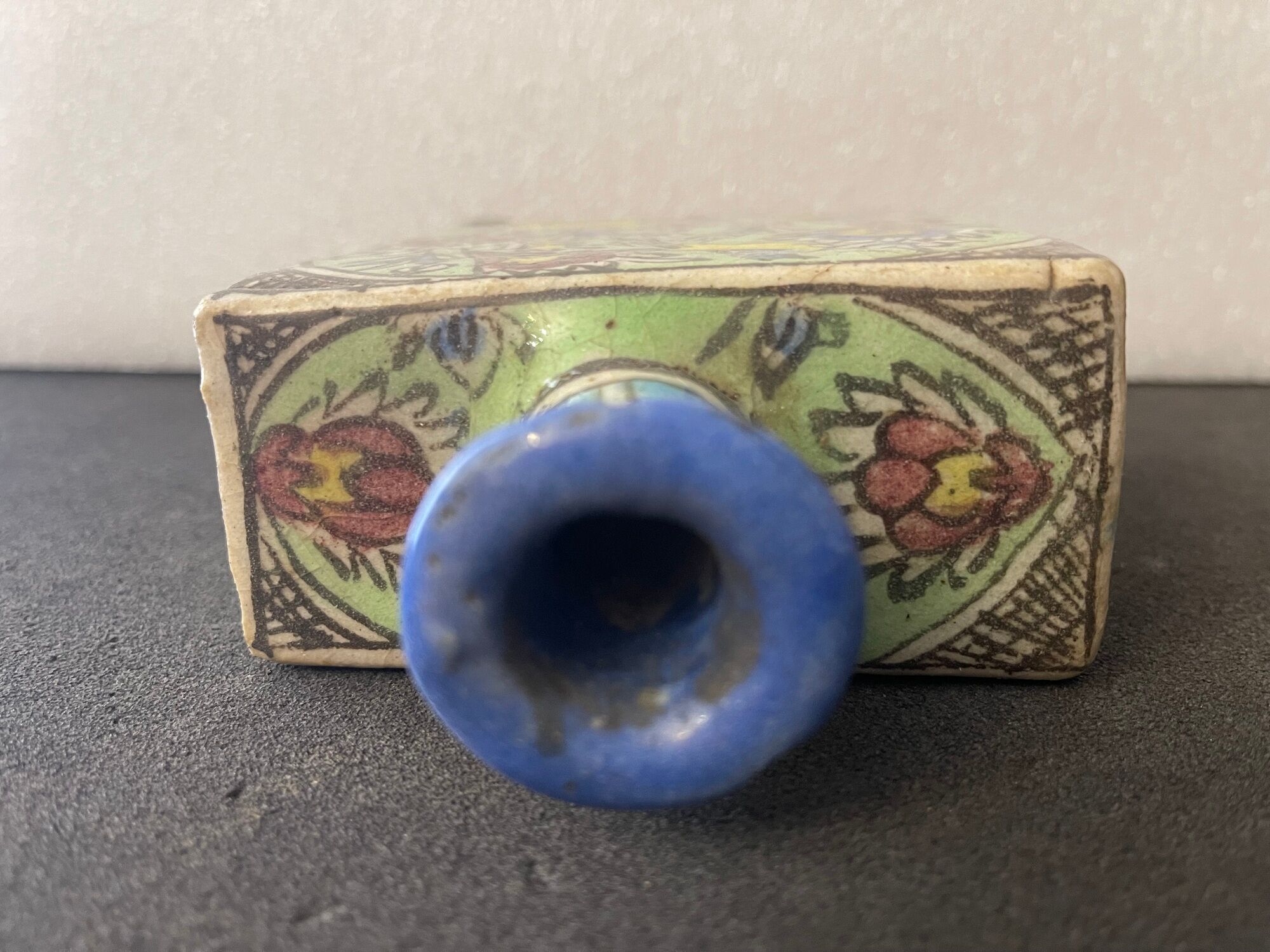 Glass ceramic bottle floral decoration and portraits Kadjar Persia xix e