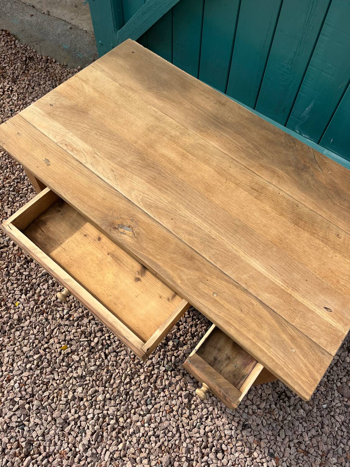 Double drawer coffee table