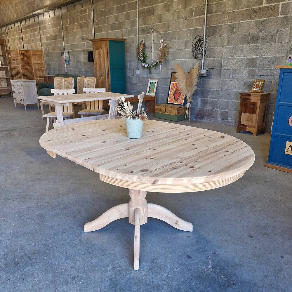 Round table in solid pine – sandblasted – with extension