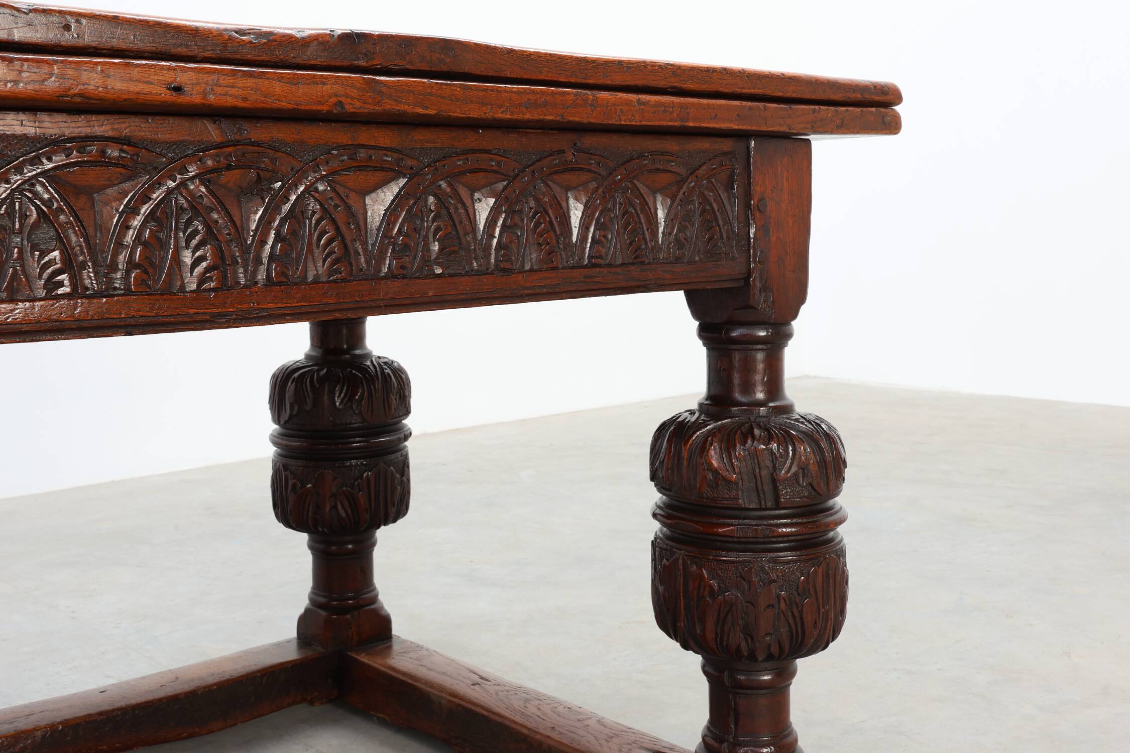 Large 17th‑Century Extendable Oak Dining Table, France