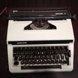 Machine à écrire Triumph Adler modèle Gabriele 12