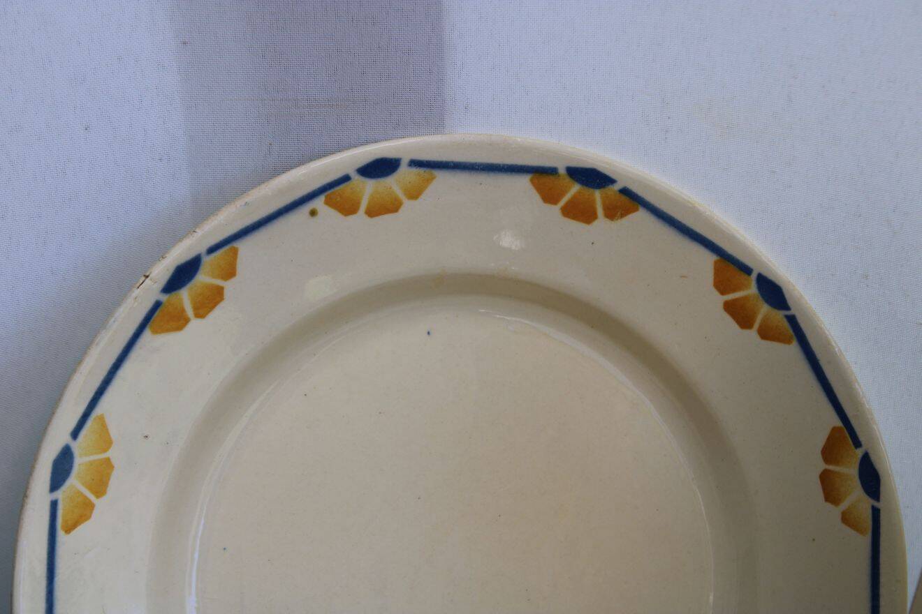 Set of 6 ceramic dinner plates