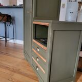 Asymmetrical cabinet