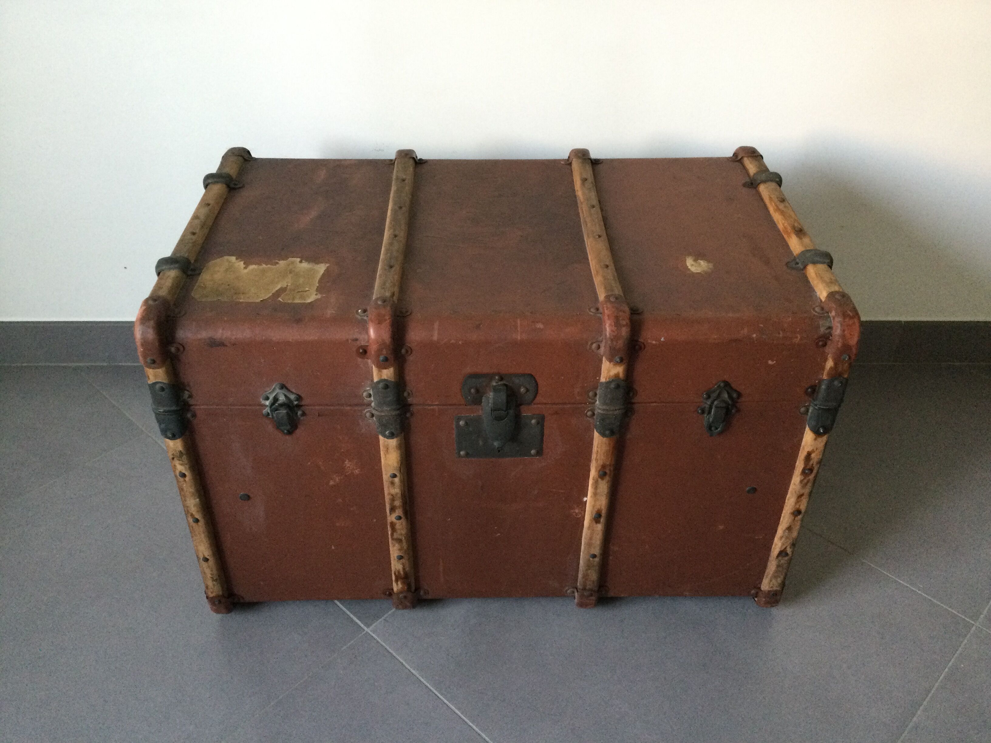 Travel chest