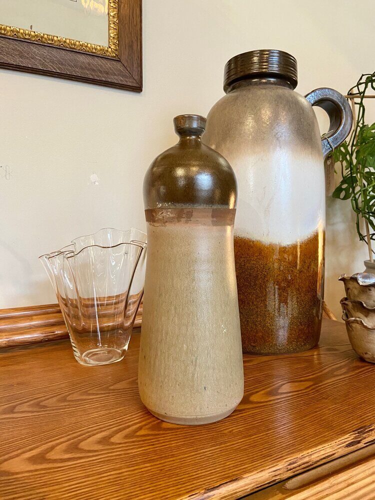 Enamelled ceramic bottle