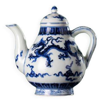 Théière en porcelaine bleue et blanche de style Ming yongxuan, théière à motif nuage et dragon, artisanat classique