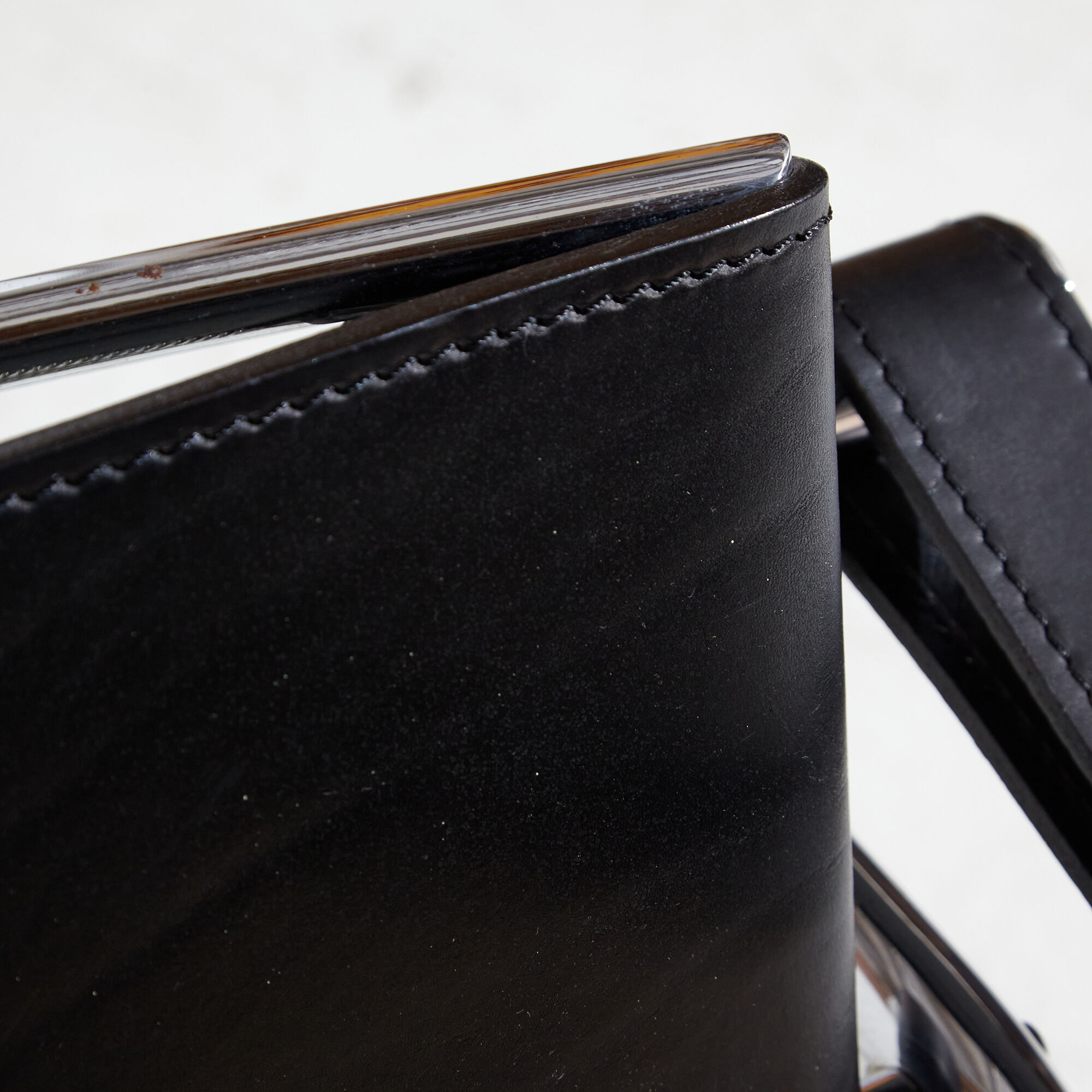 Lc1 leather armchair by le corbusier for cassina