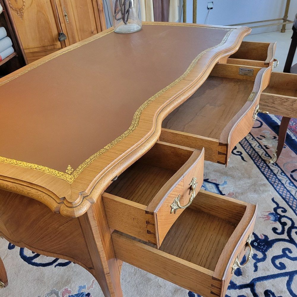 Bureau style Louis XV