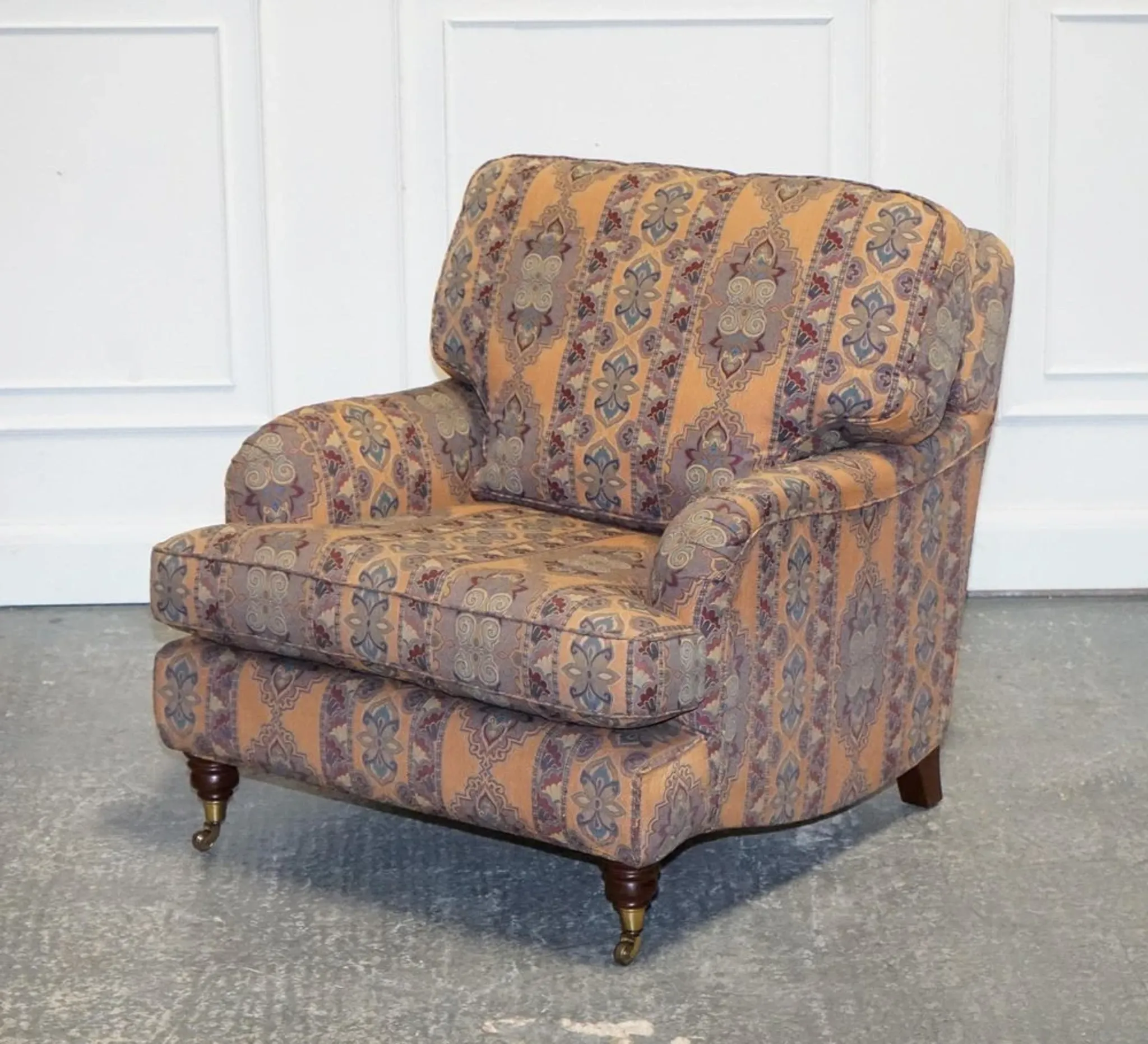 Multiyork Countryhouse Removable Fabric Armchair in the Howard Arm style
